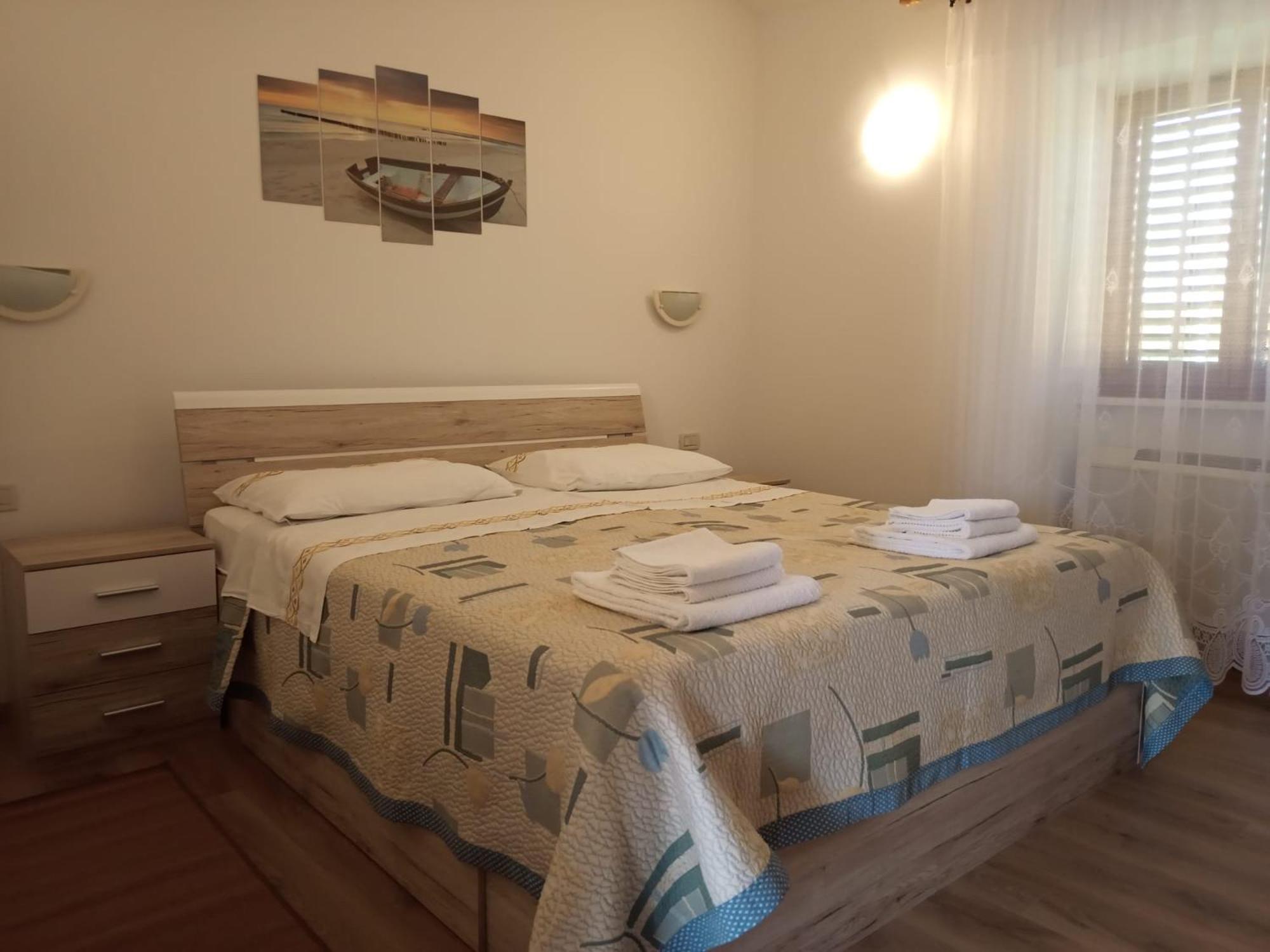 Apartments Vodarić Loznati view 2