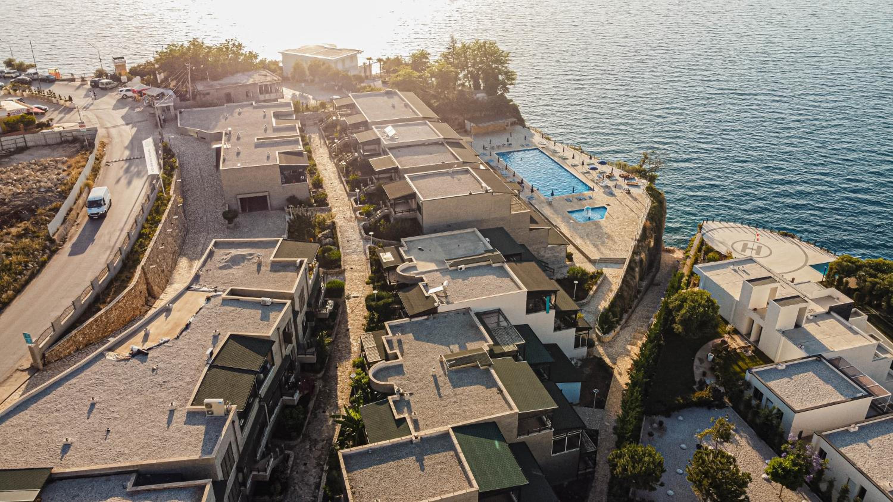 Villa Amos at Aquamarine Residence