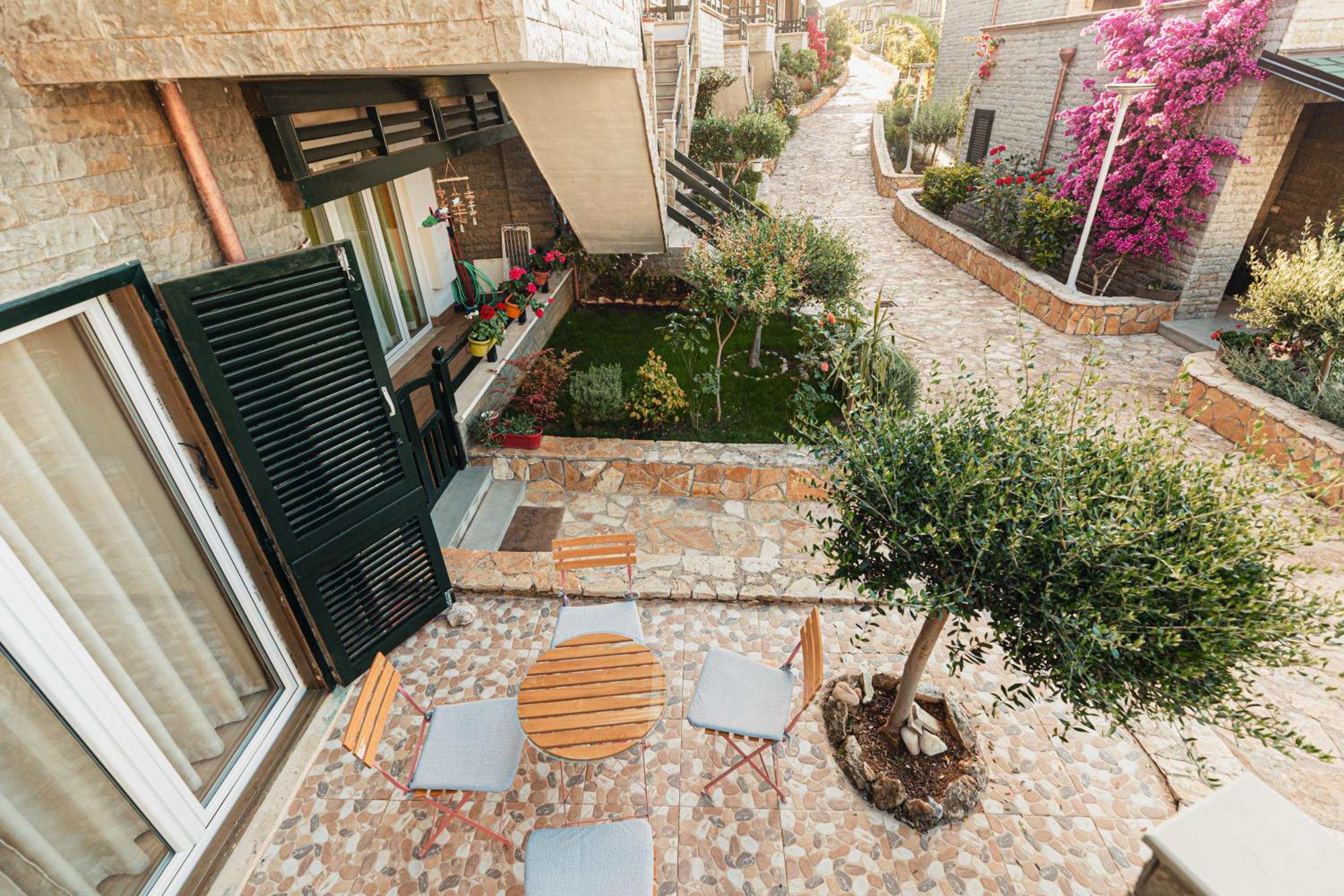 Villa Amos at Aquamarine Residence