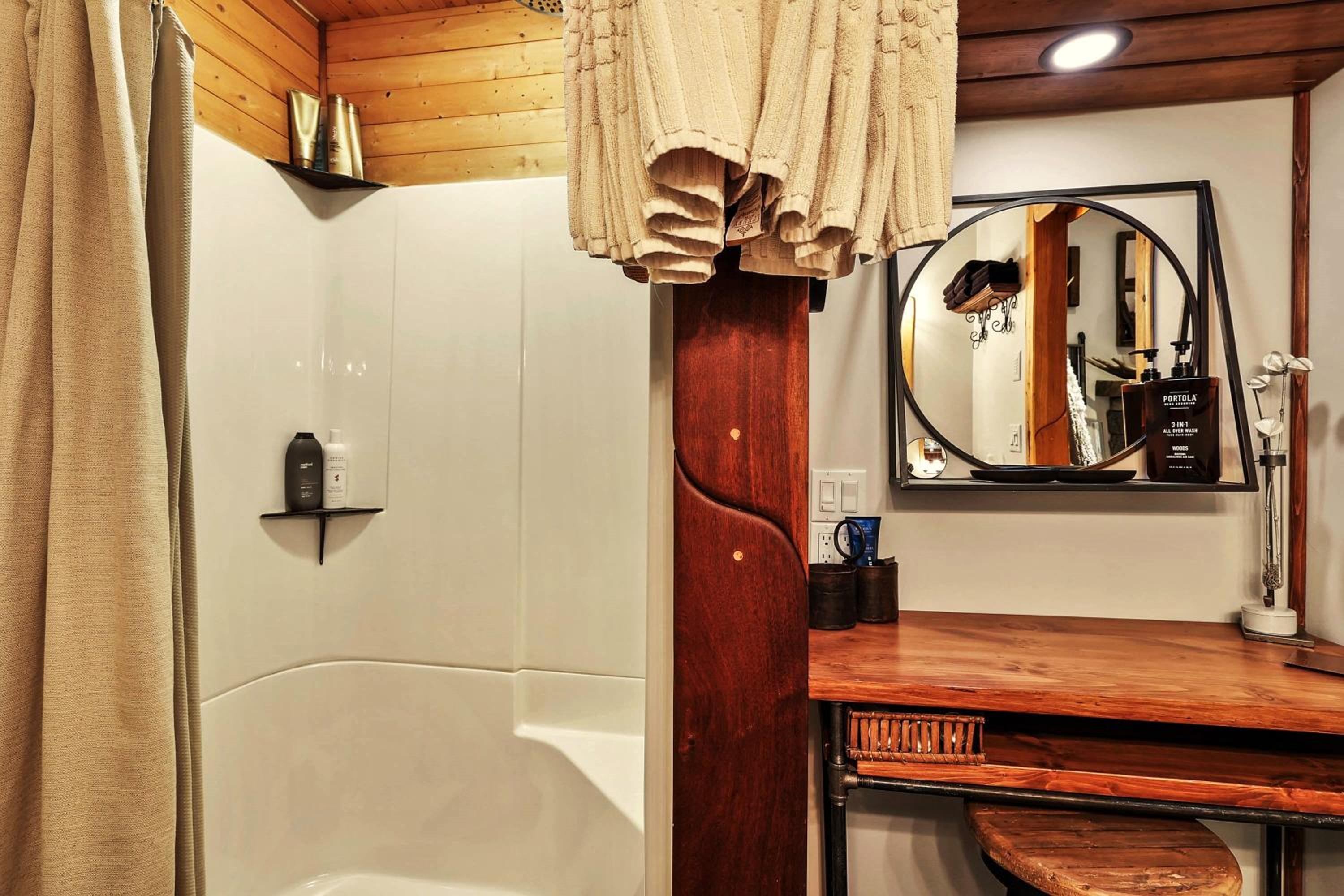 Sun Peaks Vacations - A Suite Retreat - Beyond Bed  Breakfast - Property Image 3