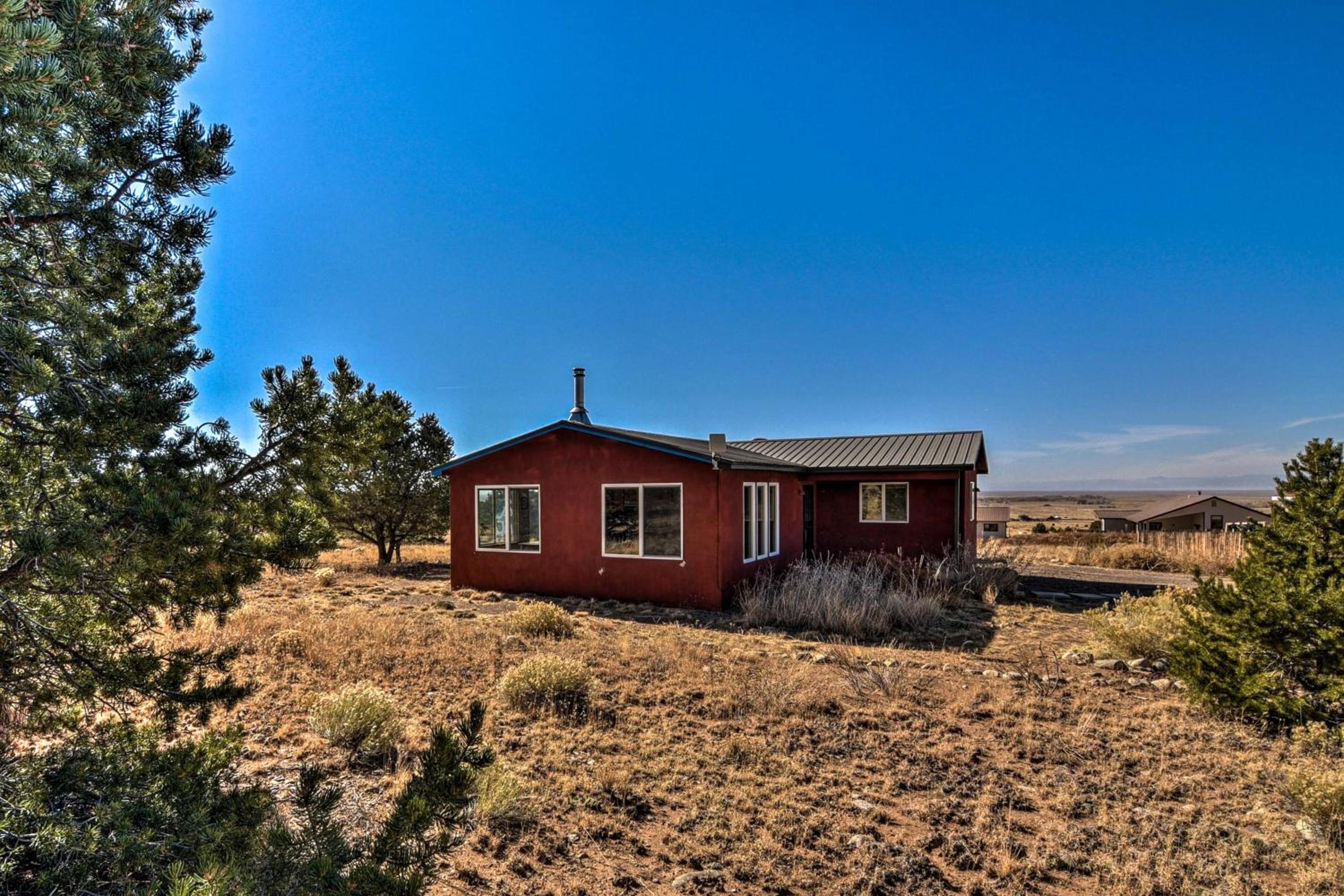 Cozy Remote Retreat • Mountain Views • Stargazing view 5