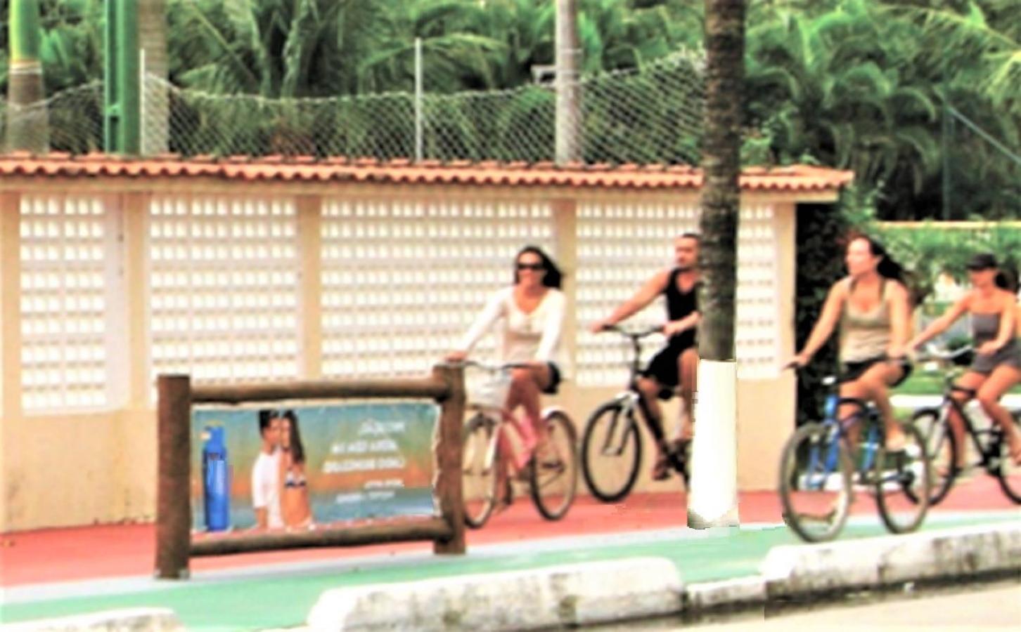 Casa a uma quadra da praia Maresias
