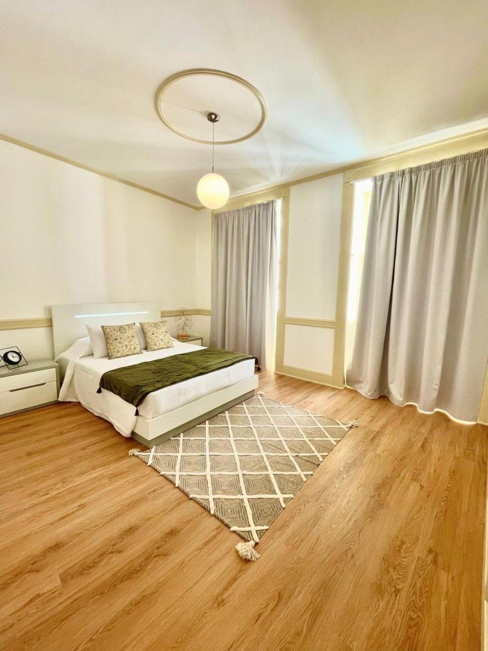 Carreira Apartments Harbour View Free Parking in Heart Funchal view 5