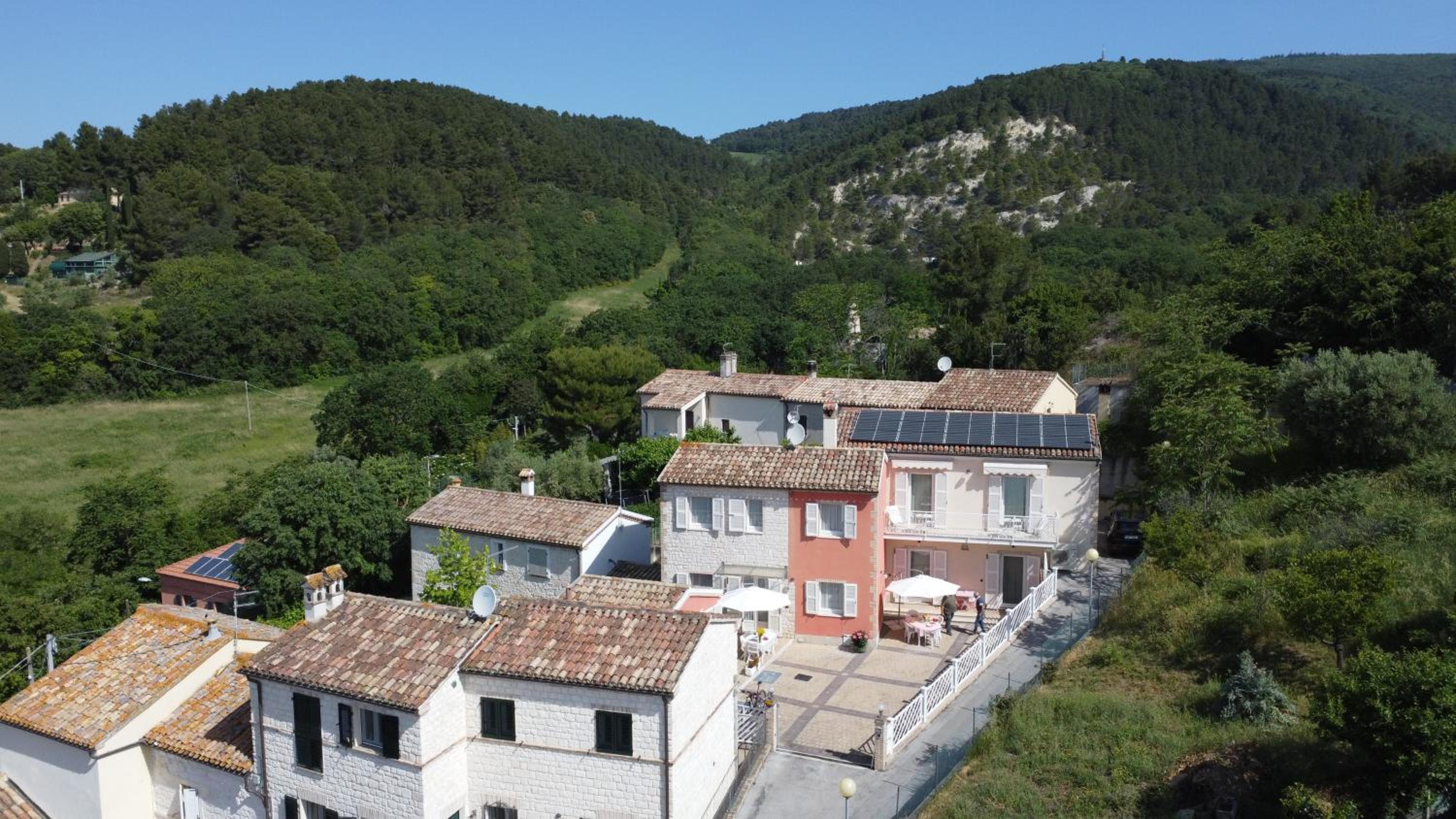 FONTE D'OLIO CONERO RELAIS