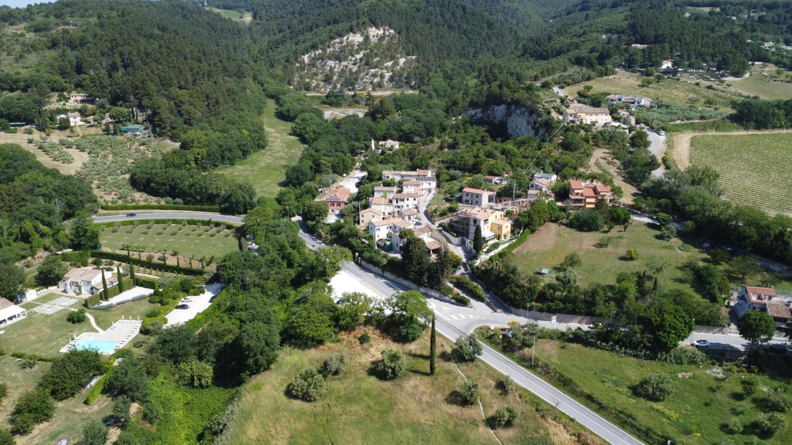 FONTE D'OLIO CONERO RELAIS