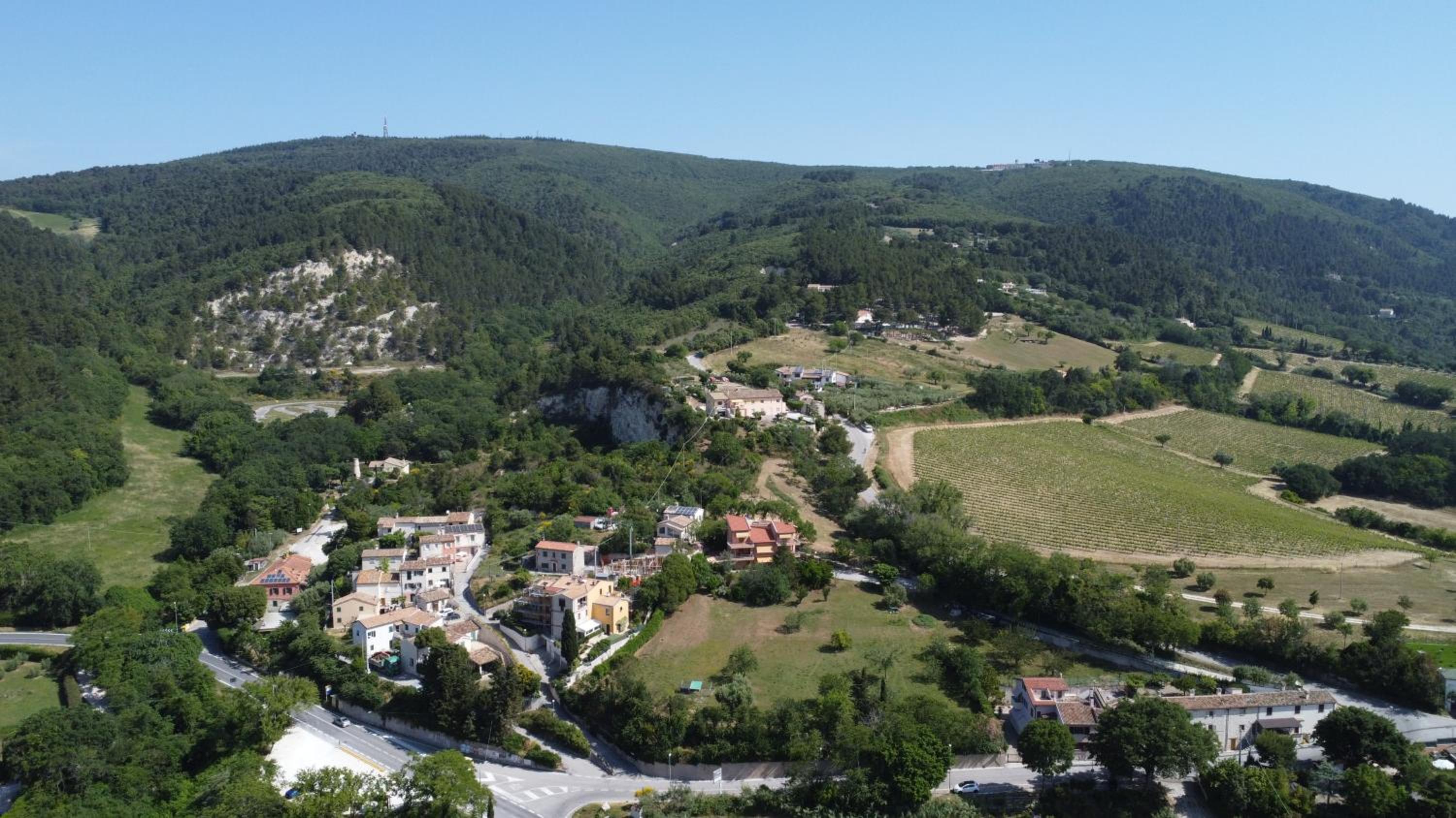 FONTE D'OLIO CONERO RELAIS