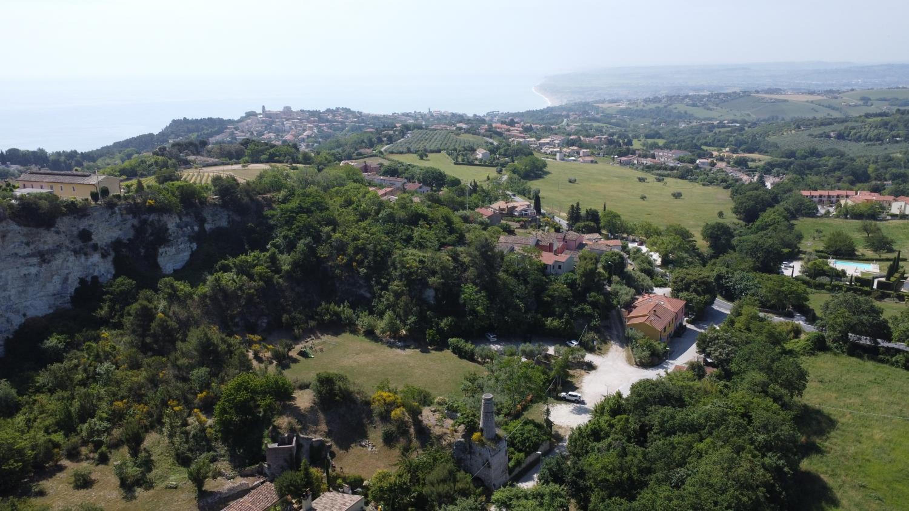 FONTE D'OLIO CONERO RELAIS