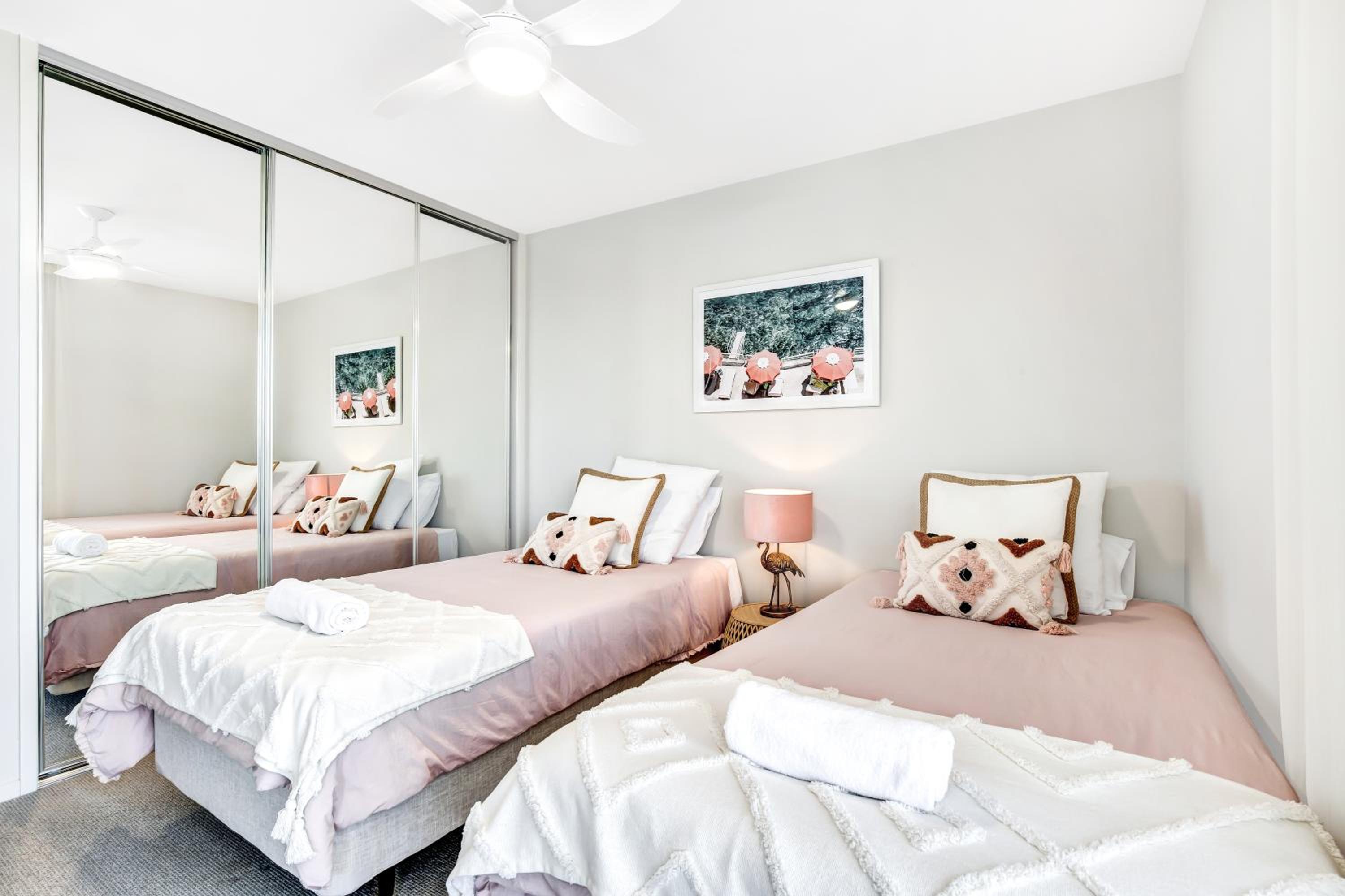 Caloundra Vacations - Central Kings Beach 2 BR APT w Pool and Spa access - Property Image 23