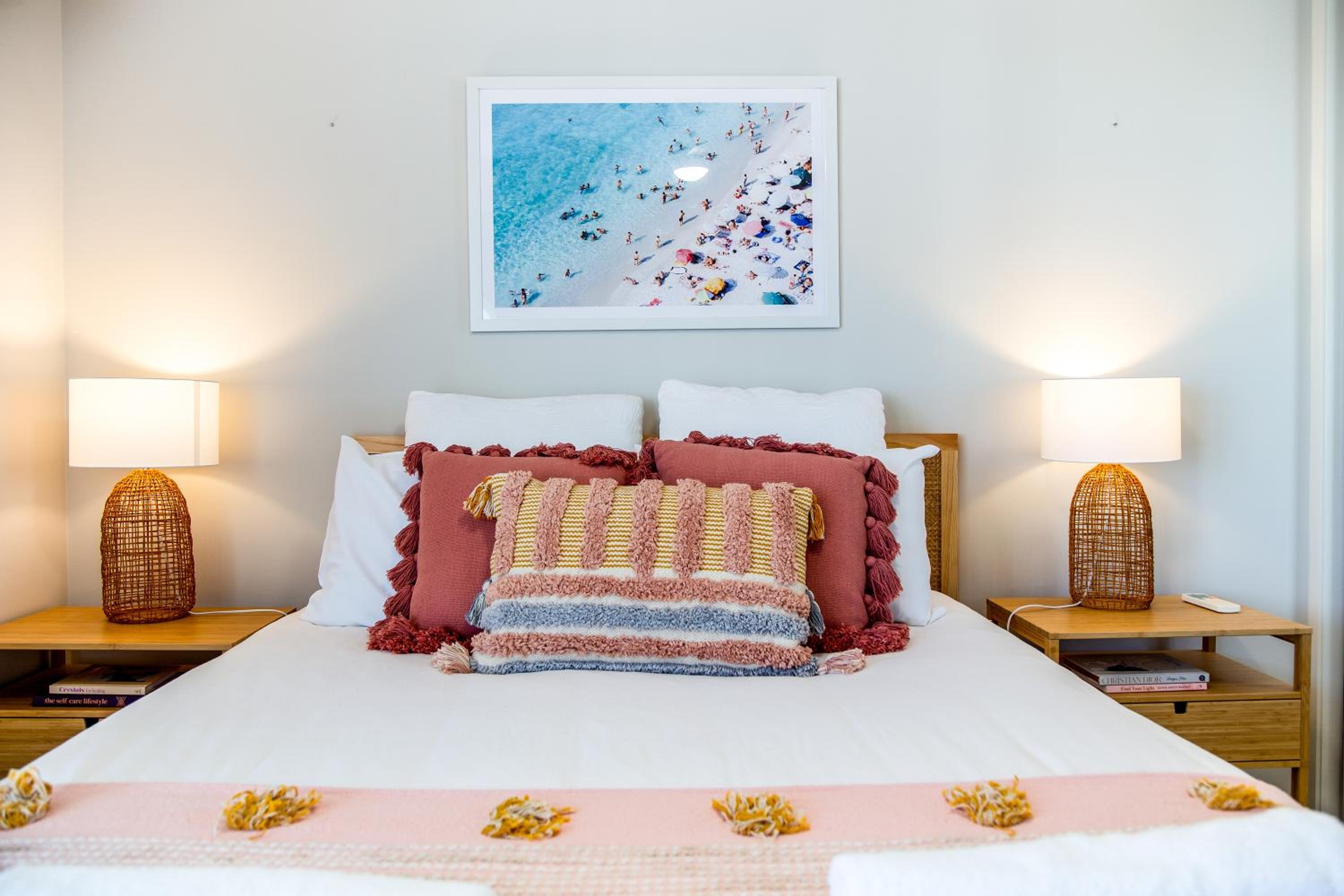 Caloundra Vacations - Central Kings Beach 2 BR APT w Pool and Spa access - Property Image 22