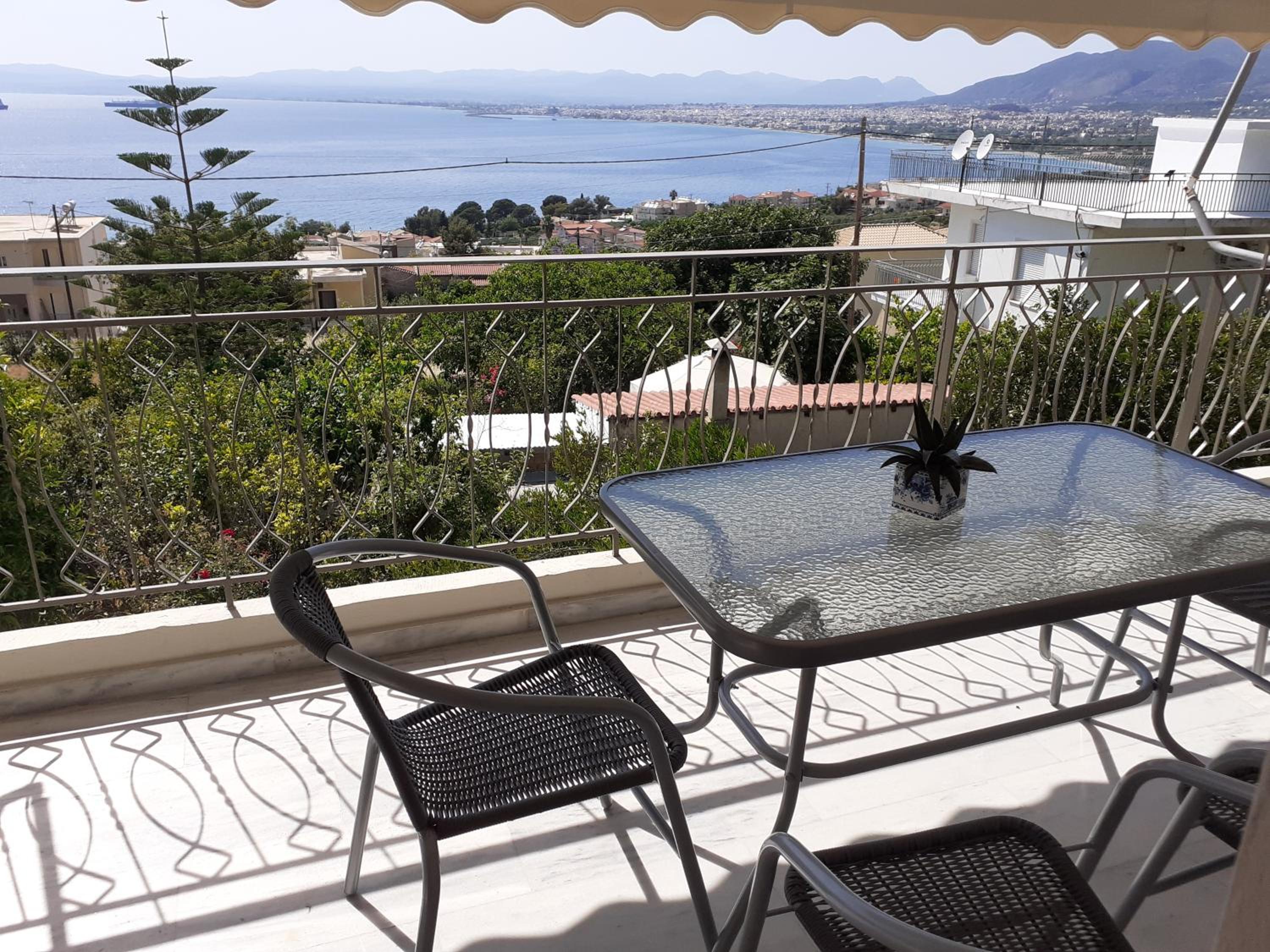 KAMARI APARTMENTS view 2
