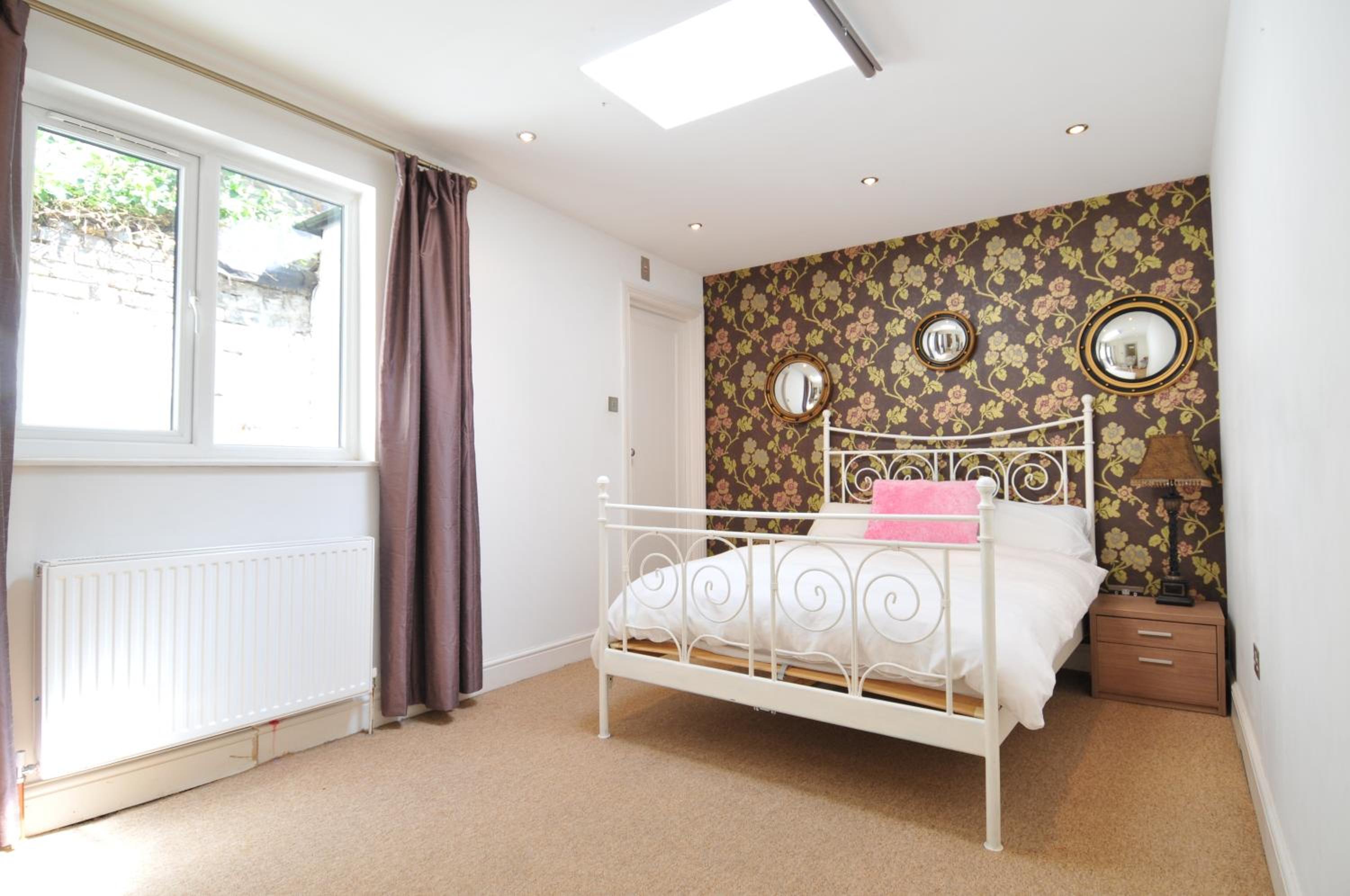 3 Bedroom Apartment in Westminster