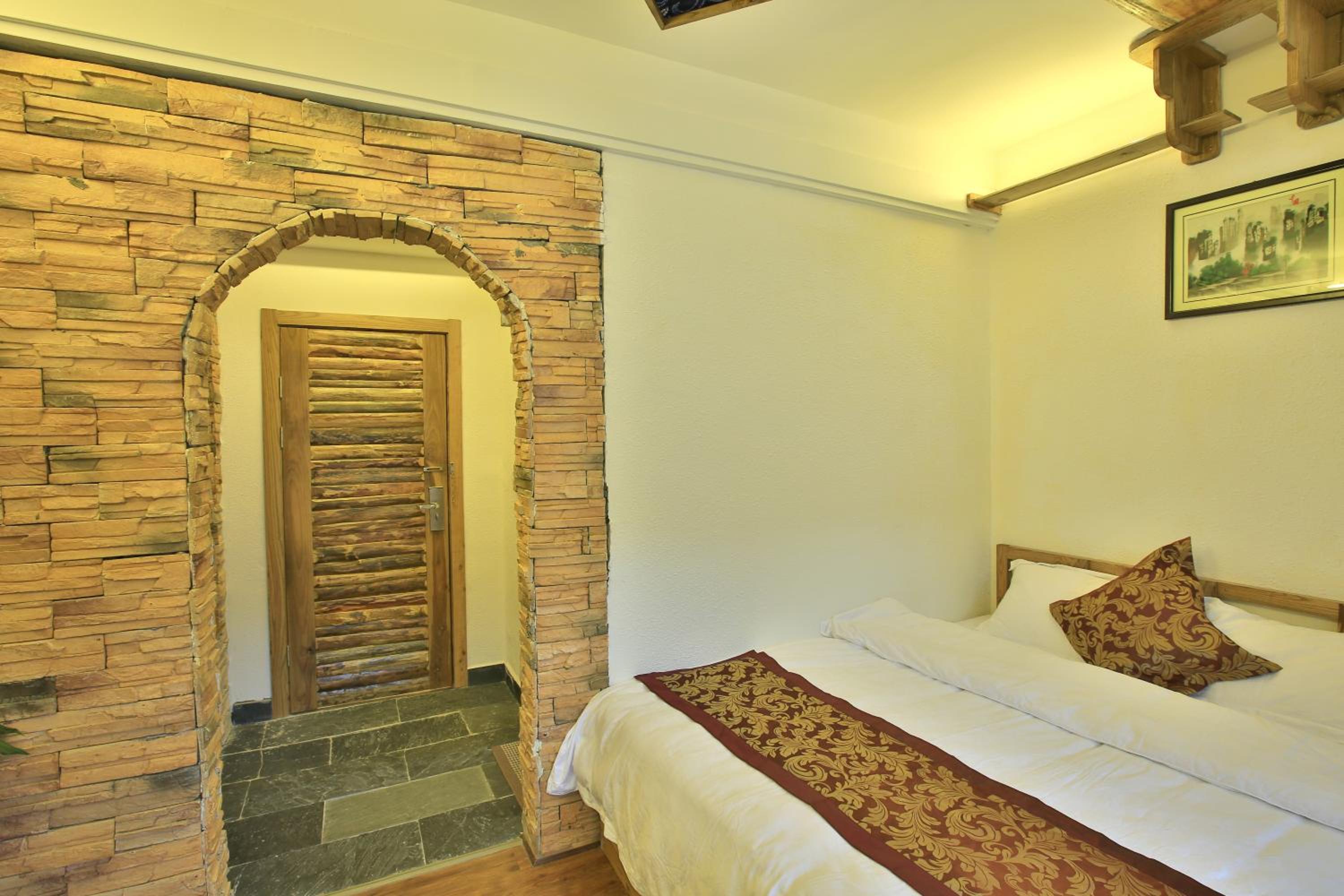 Destination Youth Hostel-Walk 5 minutes to east entrance of national park,Coffee,Book tickets,Laundry service,Experienced tour guide service