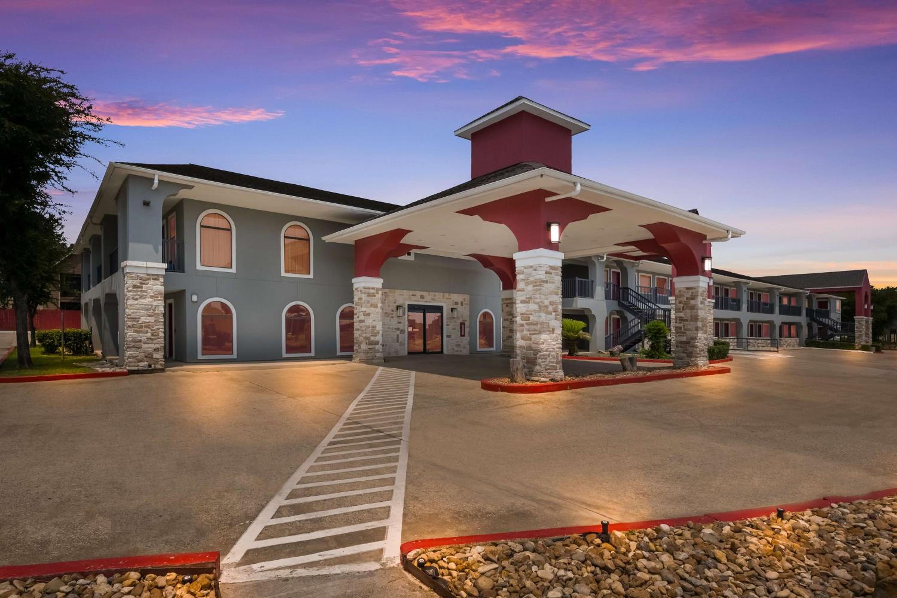 Huntsville Vacations - Best Western Huntsville - Property Image 23