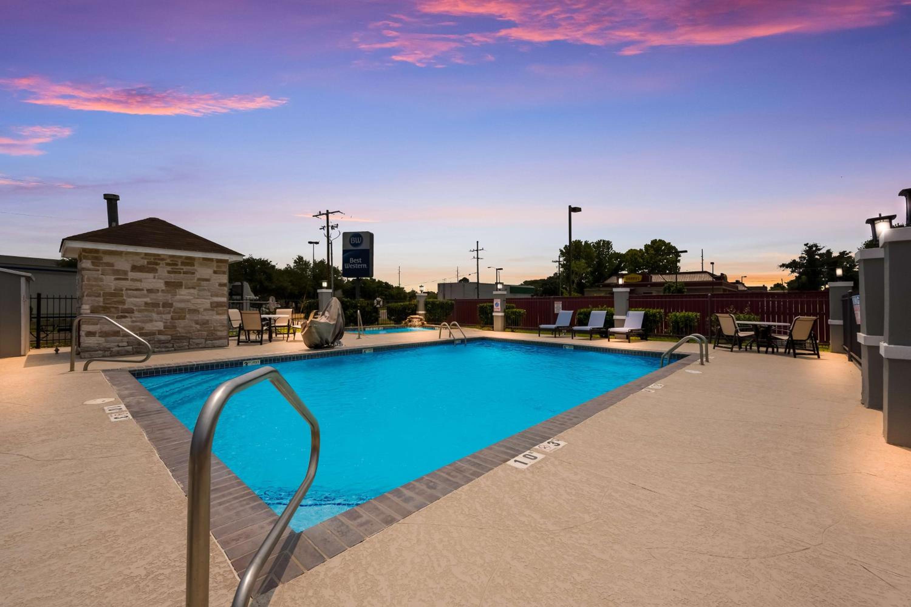 Huntsville Vacations - Best Western Huntsville - Property Image 7