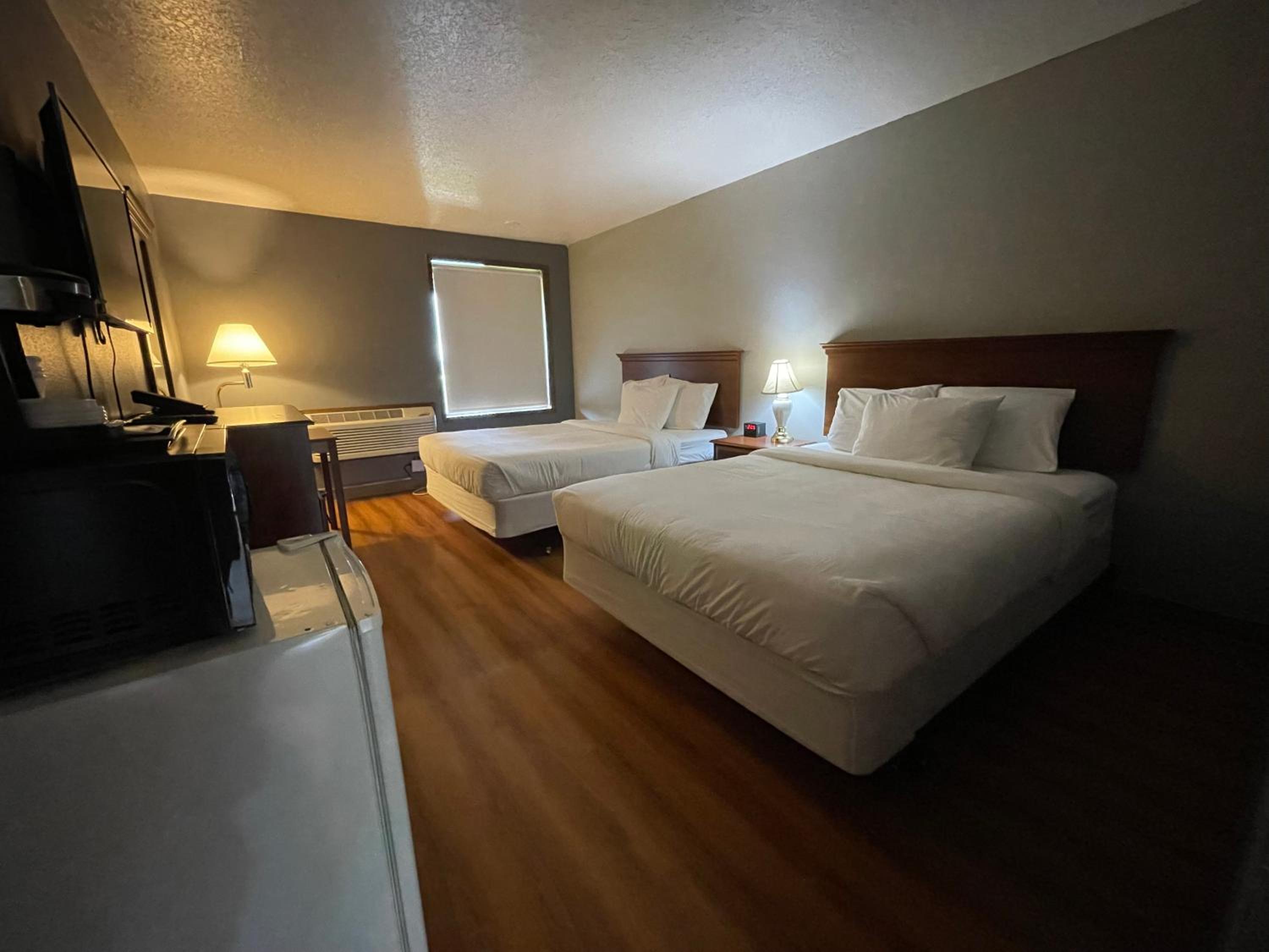 Sunnyside Inn and Suites