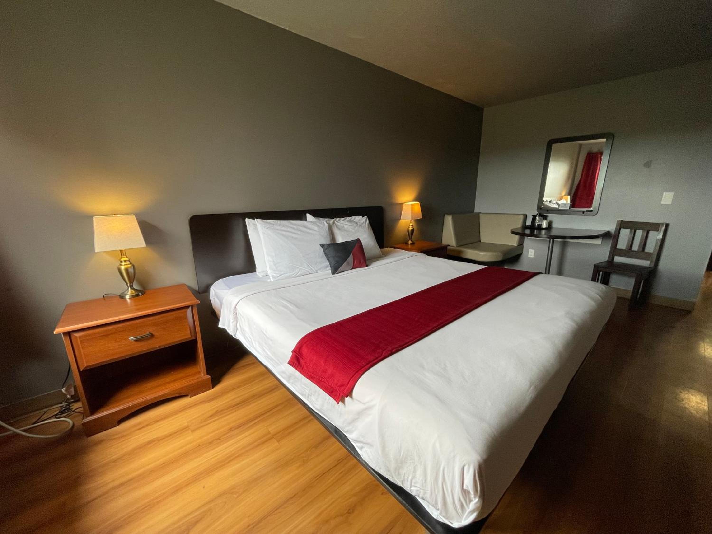Sunnyside Inn and Suites