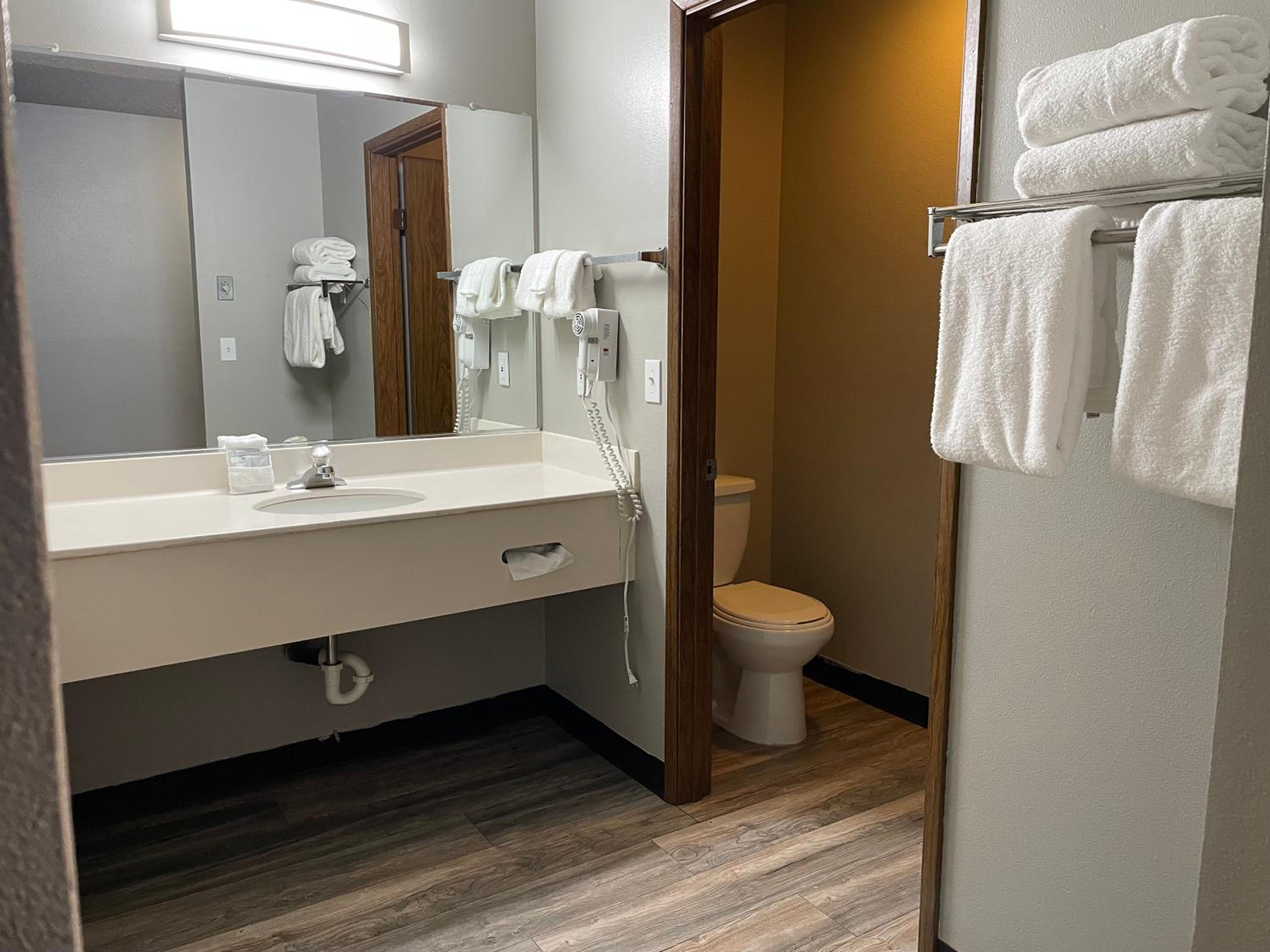 Sunnyside Inn and Suites