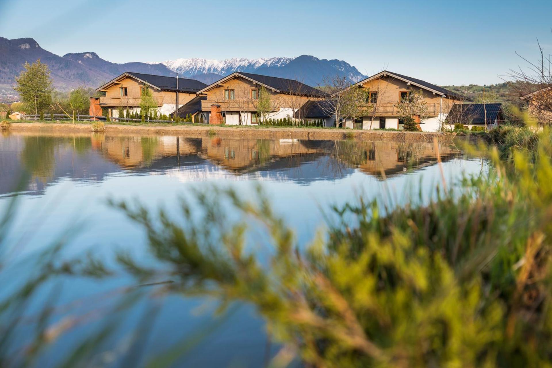 Green Resort Bran view 3