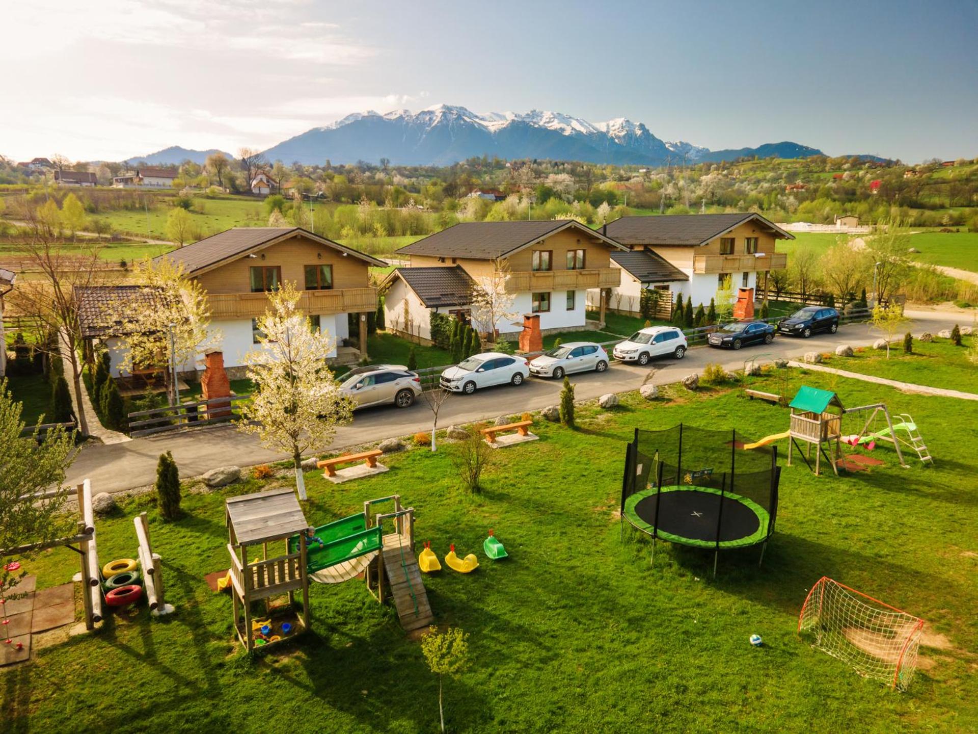 Green Resort Bran view 5