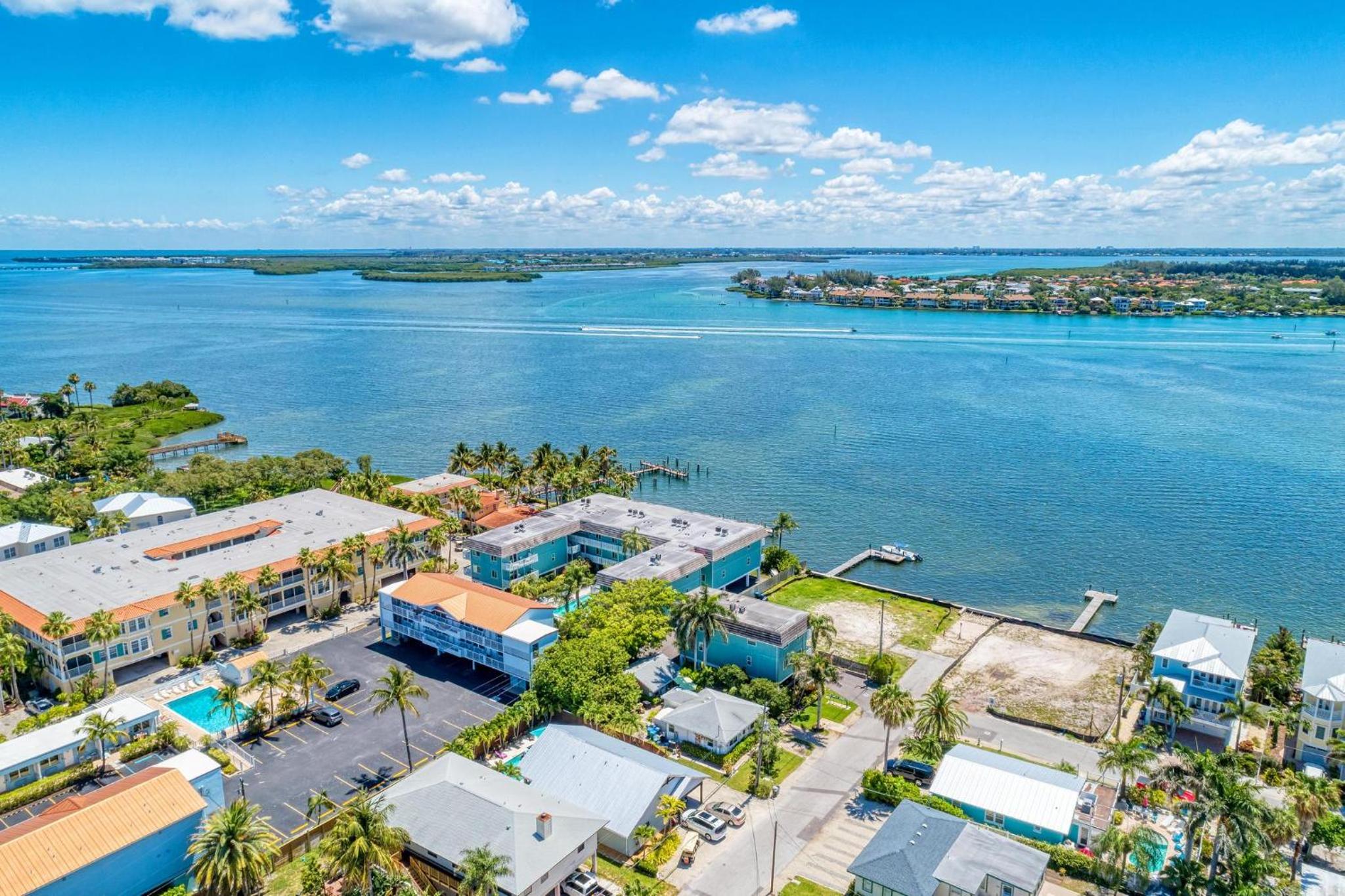 Anna Maria Island Bay Watch Bungalow view 3