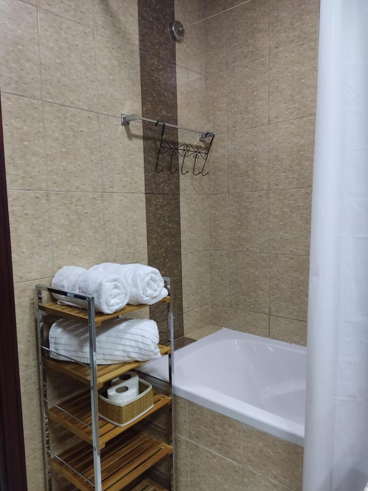 Studio in the heart of Sports City -great view & amenities!