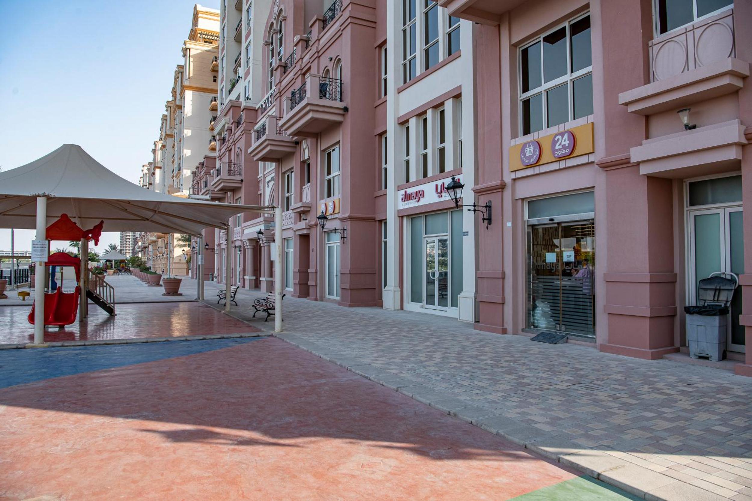Studio in the heart of Sports City -great view & amenities!
