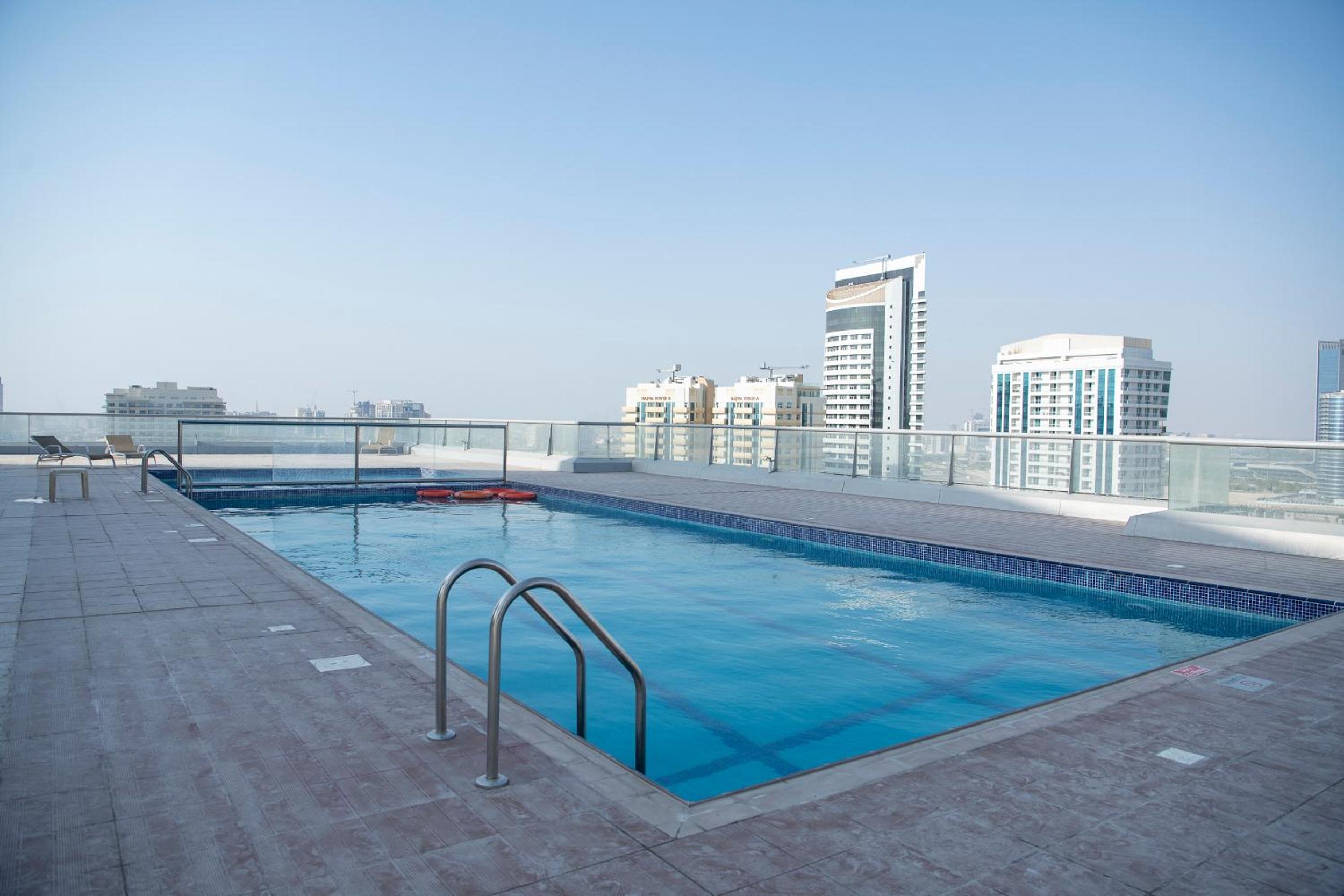 Studio in the heart of Sports City -great view & amenities!