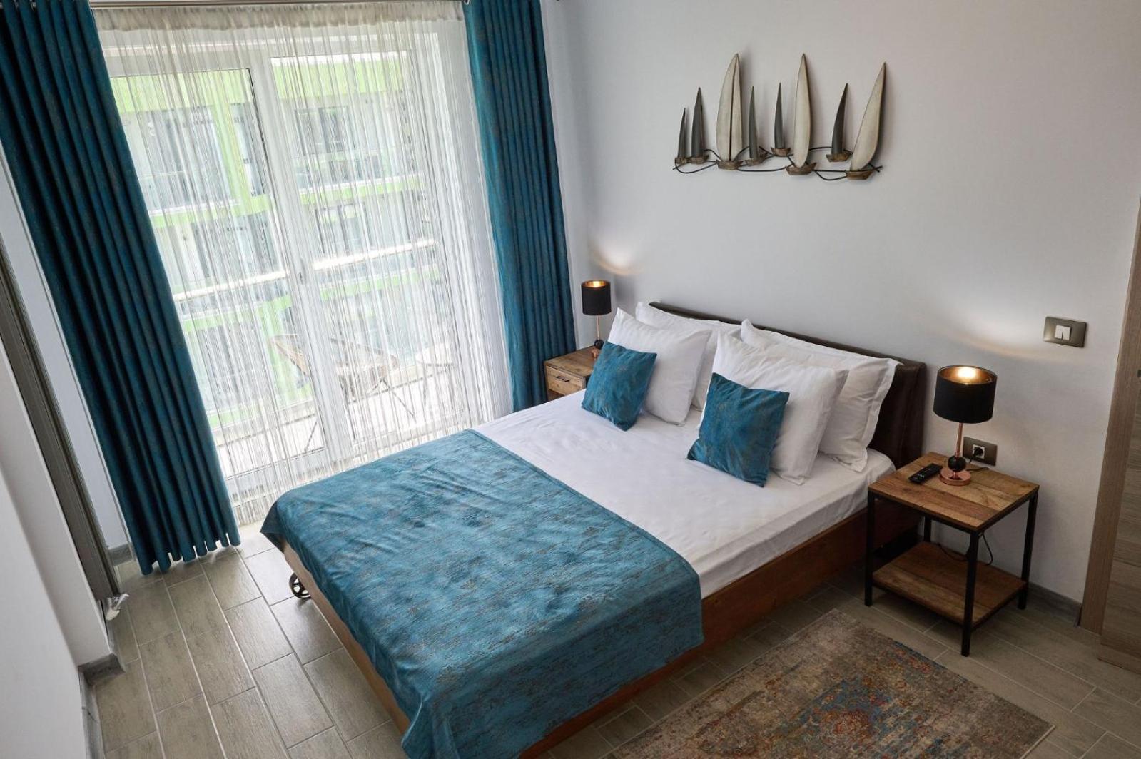 Vintage breeze Apartment - Spa Pools resort view 5