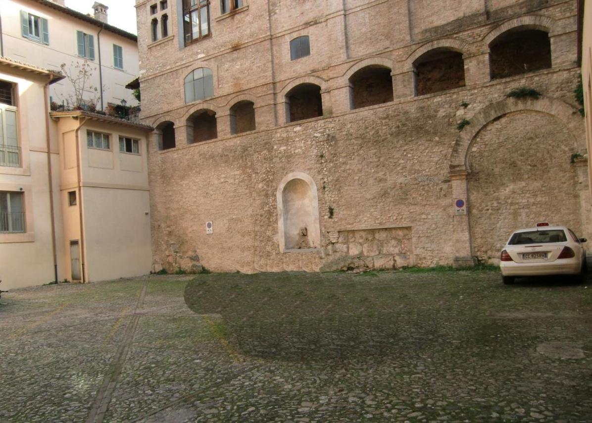 Appartamento Central Palace Spoleto view 2