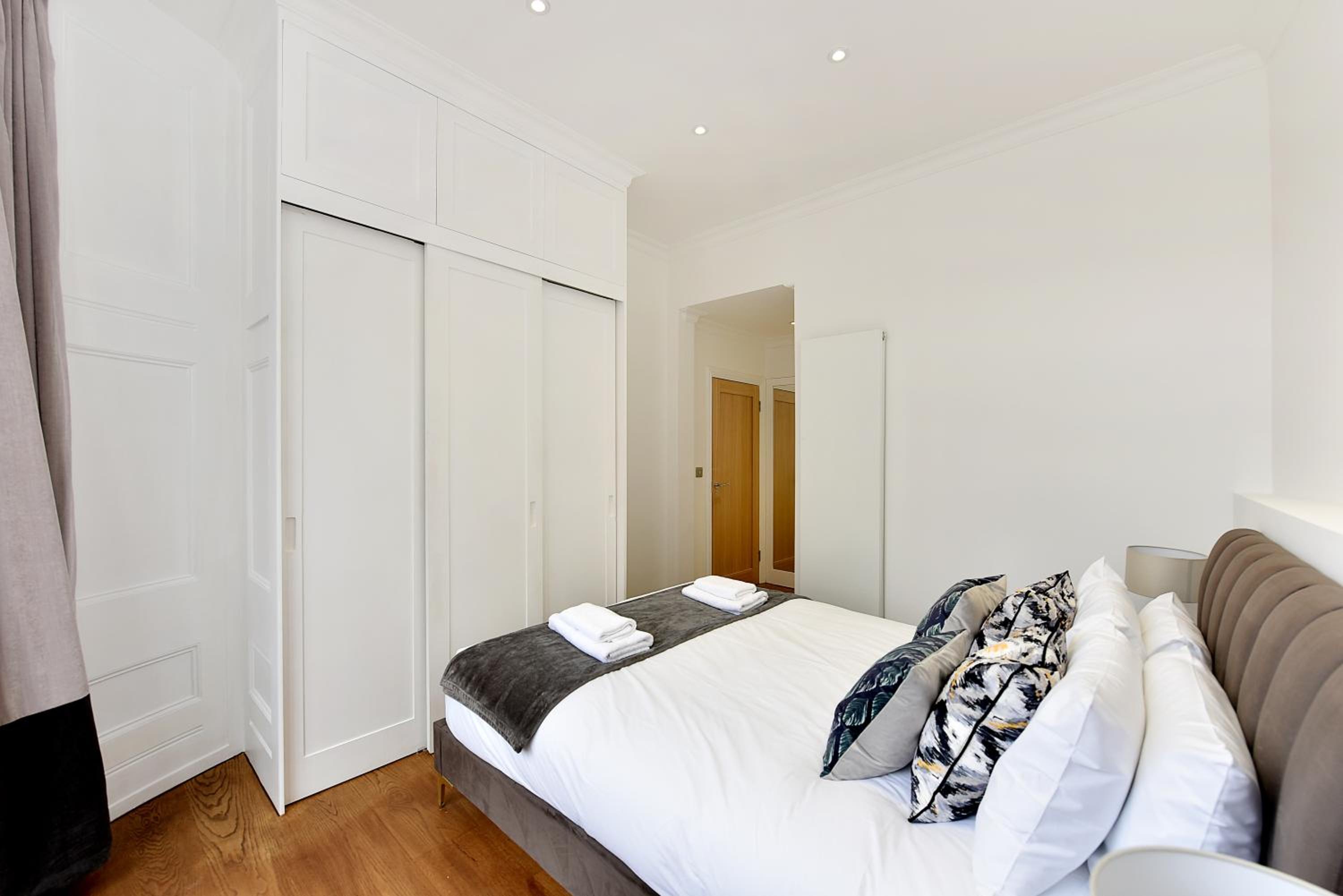 London Choice Apartments - Chelsea - Sloane Square view 4