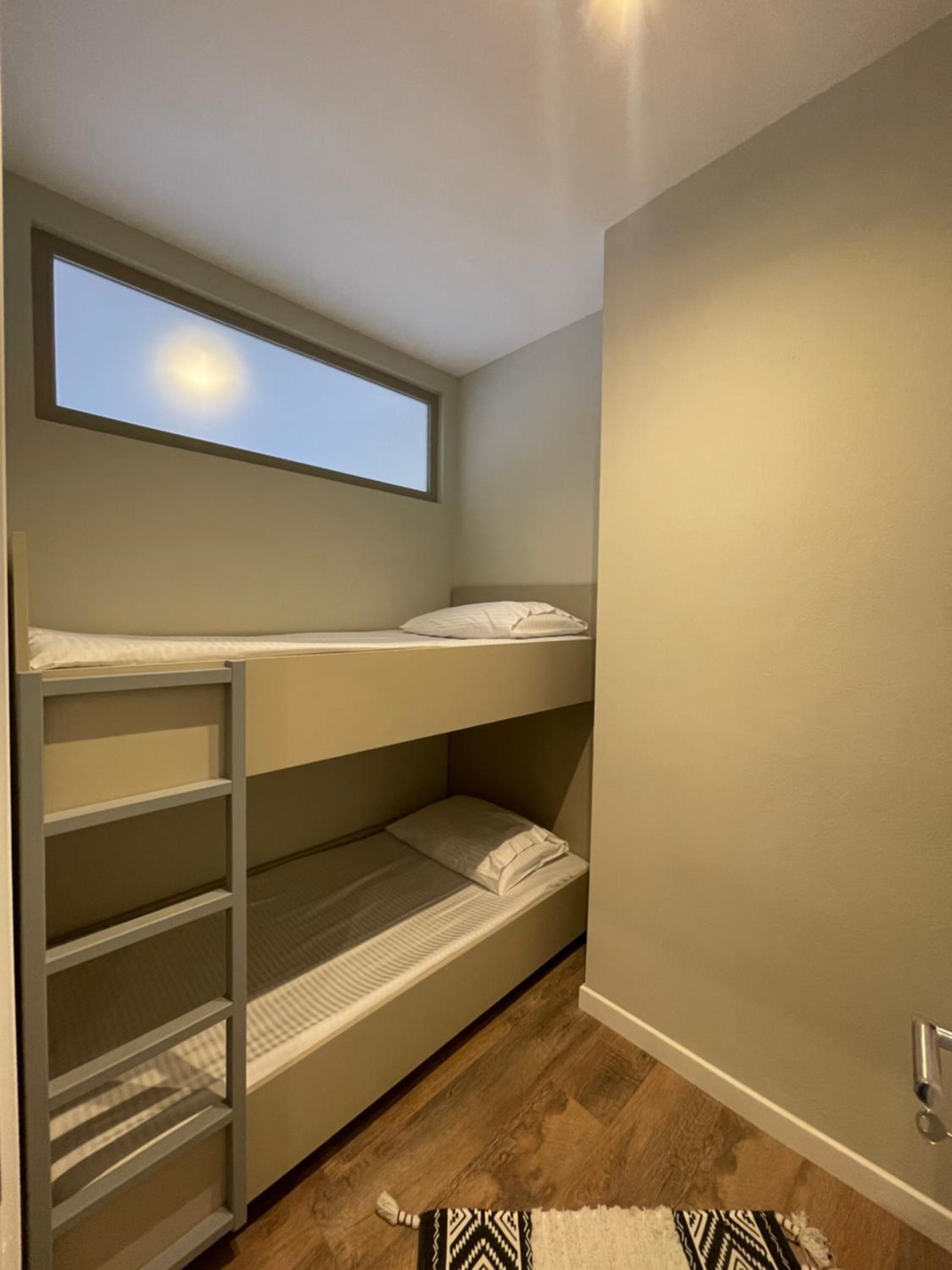 B4 Dusk Apartments R