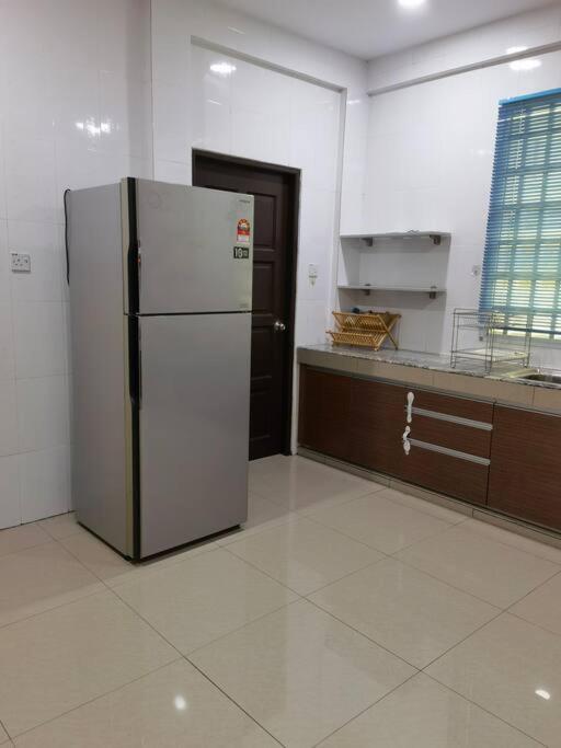 Big and cozy Homestay nearby Shell and Petronas office photo 5