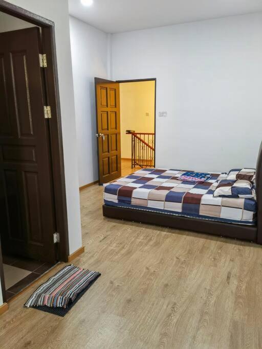 Big and cozy Homestay nearby Shell and Petronas office photo 7