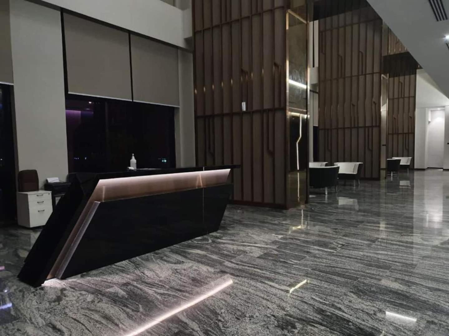 Sky pool 4 star hotel grade stay in i-City photo 6
