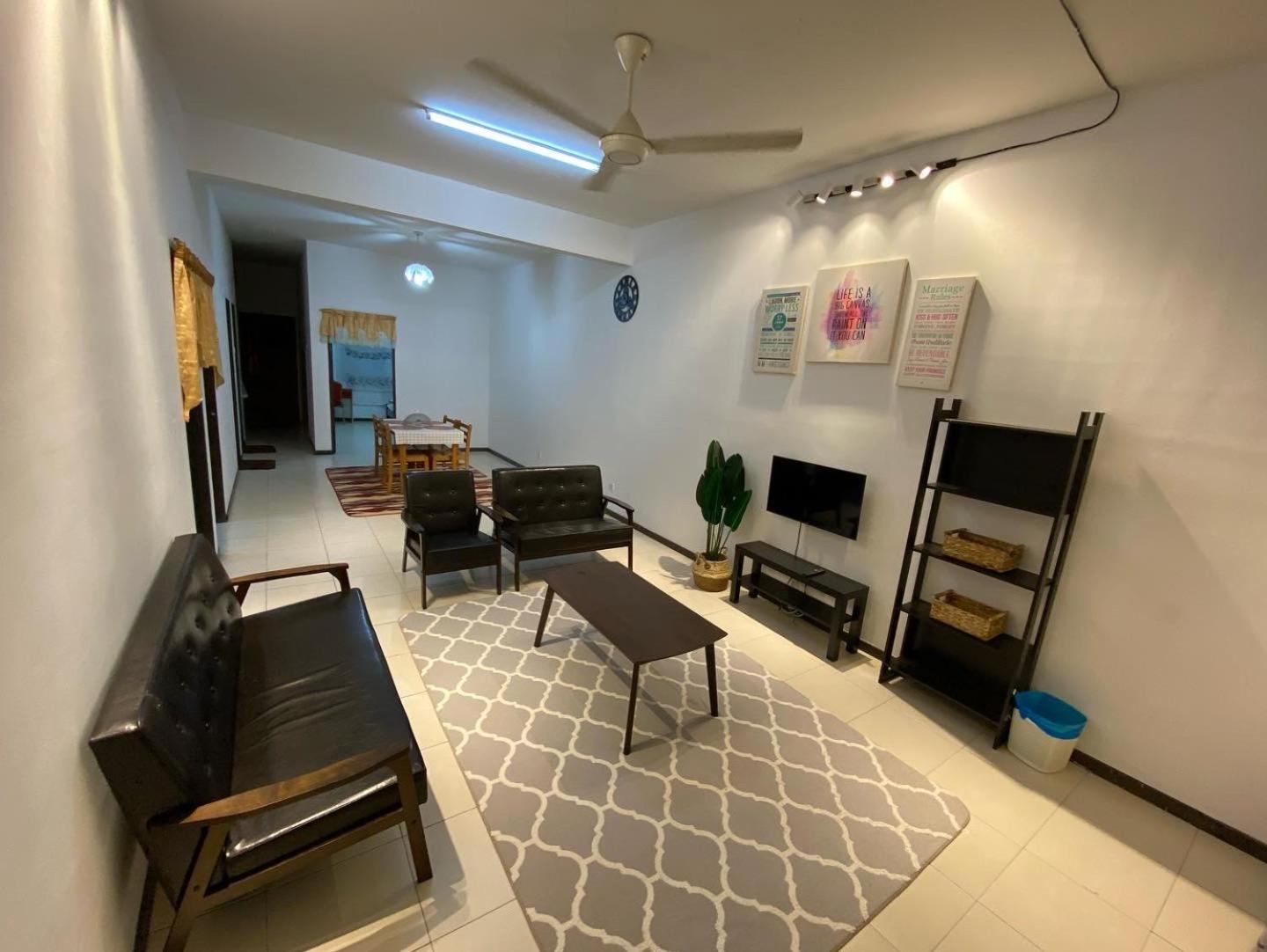 Medina Homestay Chukai Kemaman photo 1
