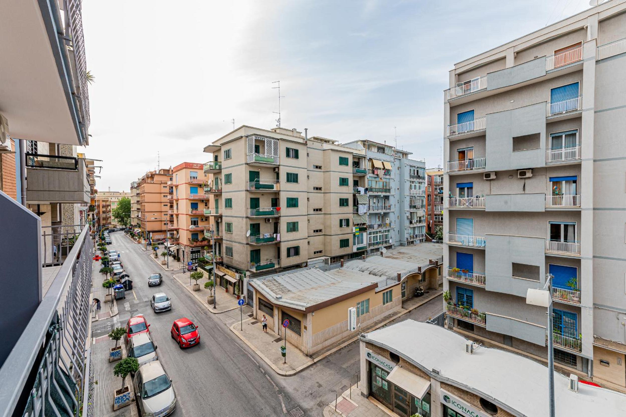 ASTARE Short Lets Bari Carrassi view 4