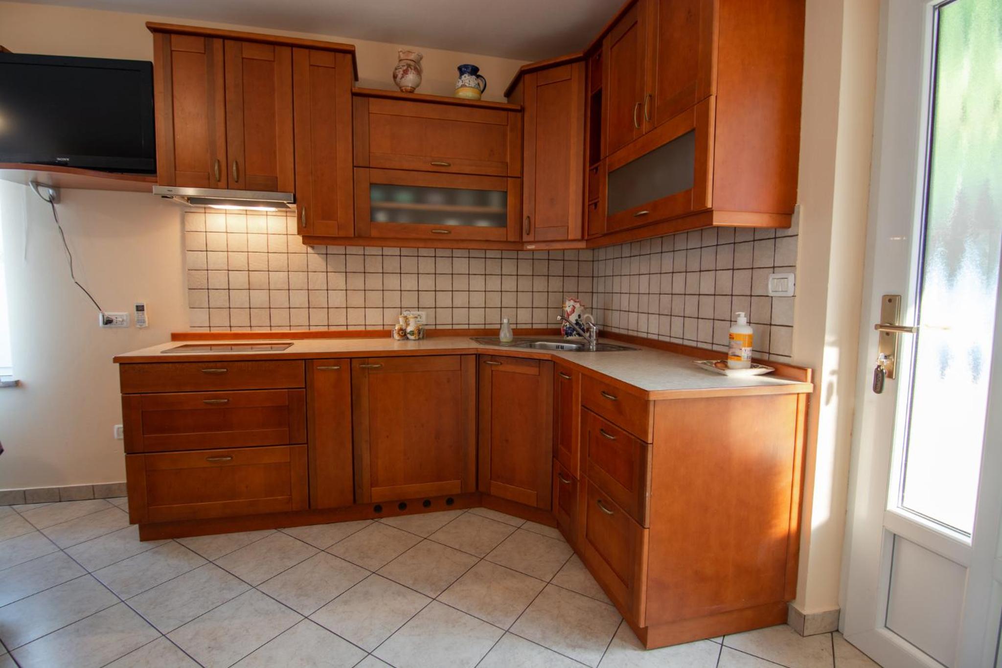 Photo 9