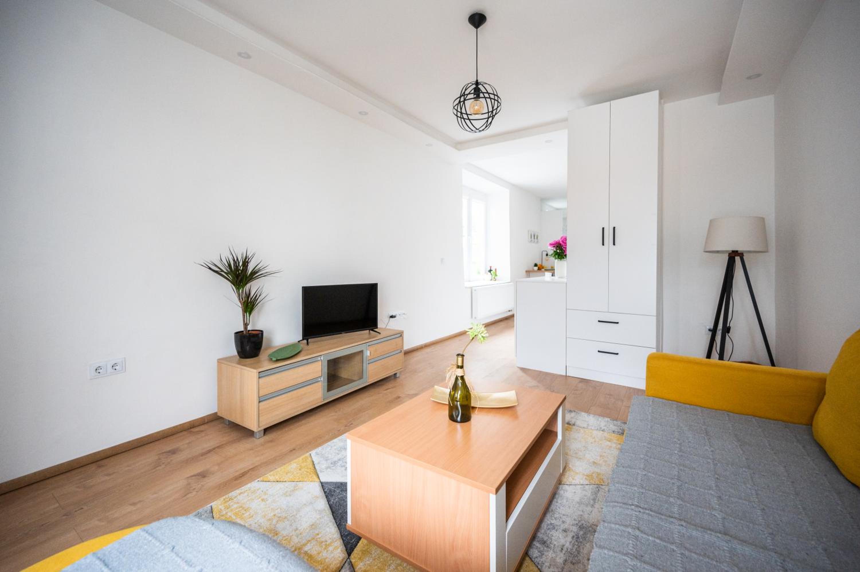 Modern Studio Apartment in the Old Town view 4