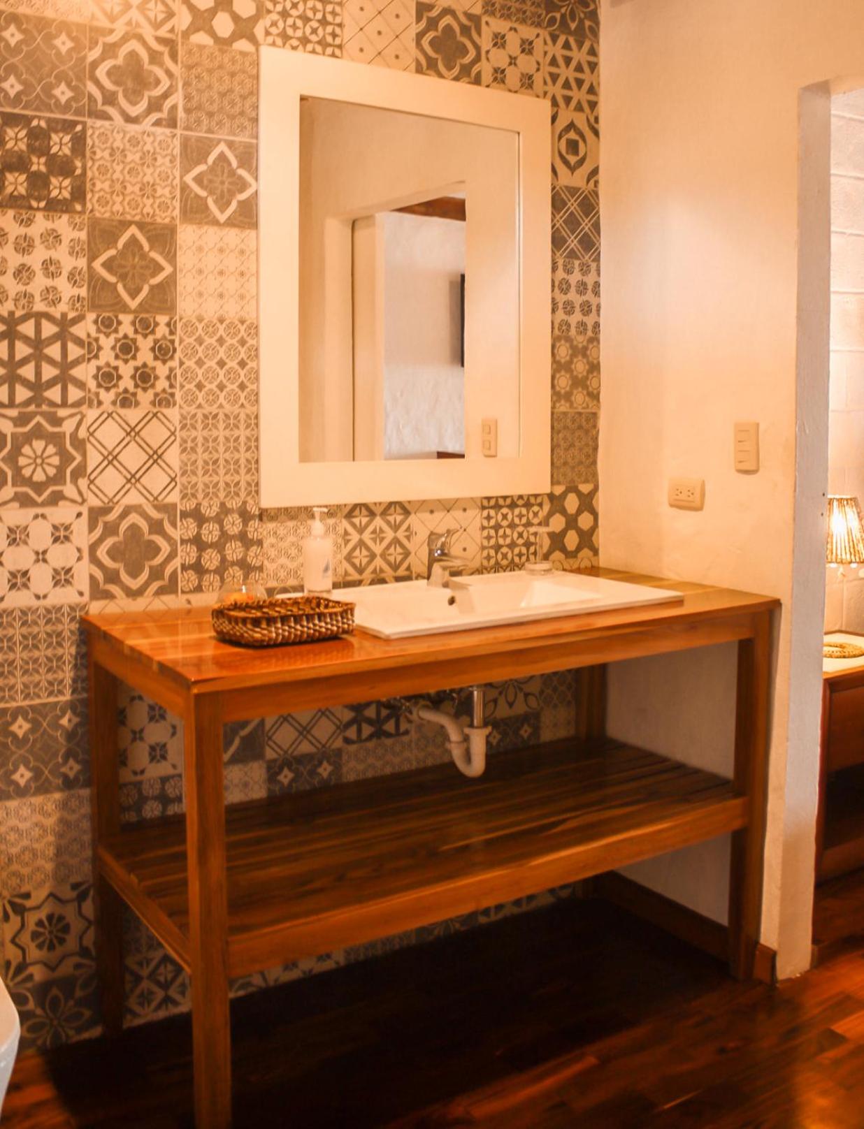 Ayampe Guest House
