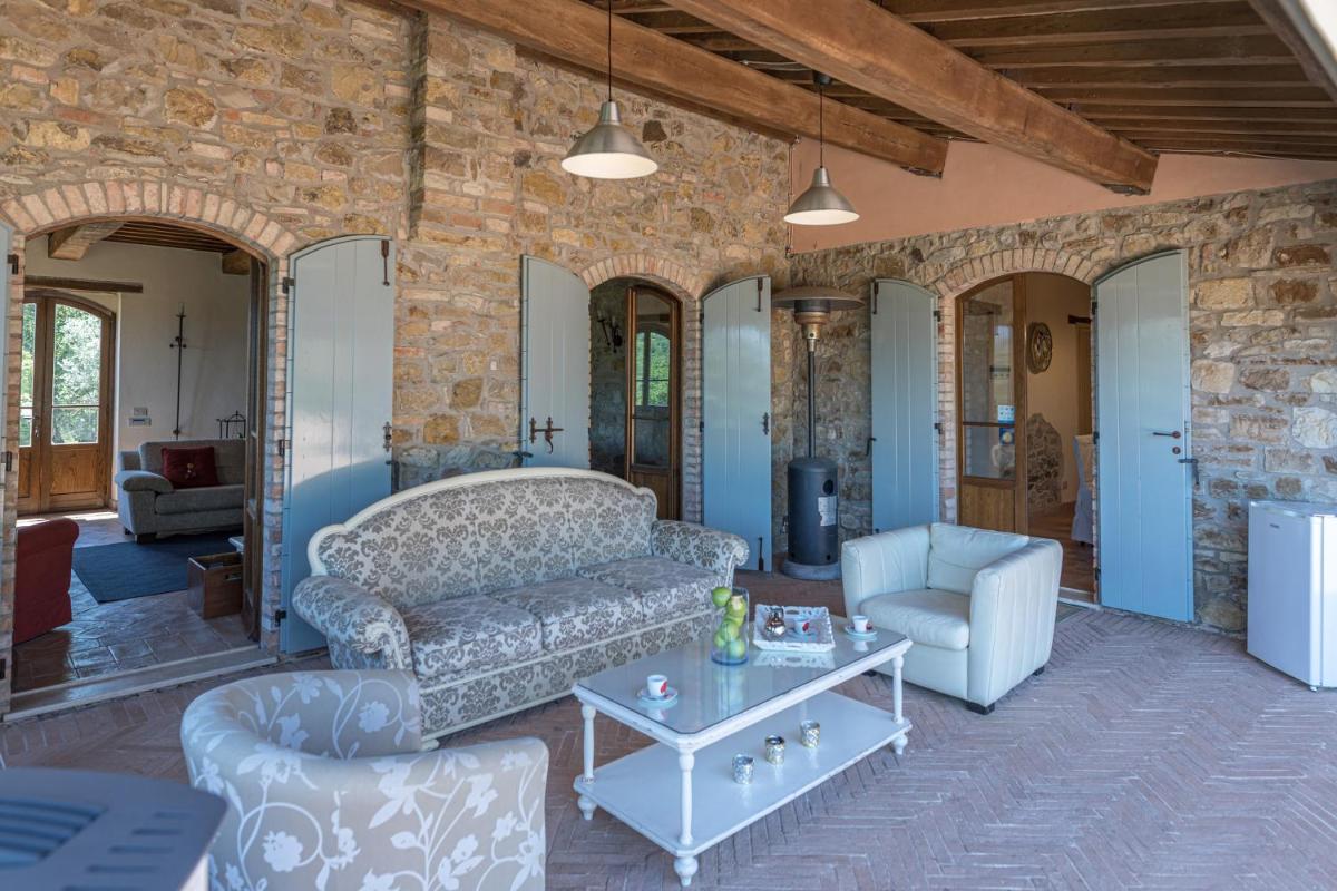 Casale Dalmanuta view 3