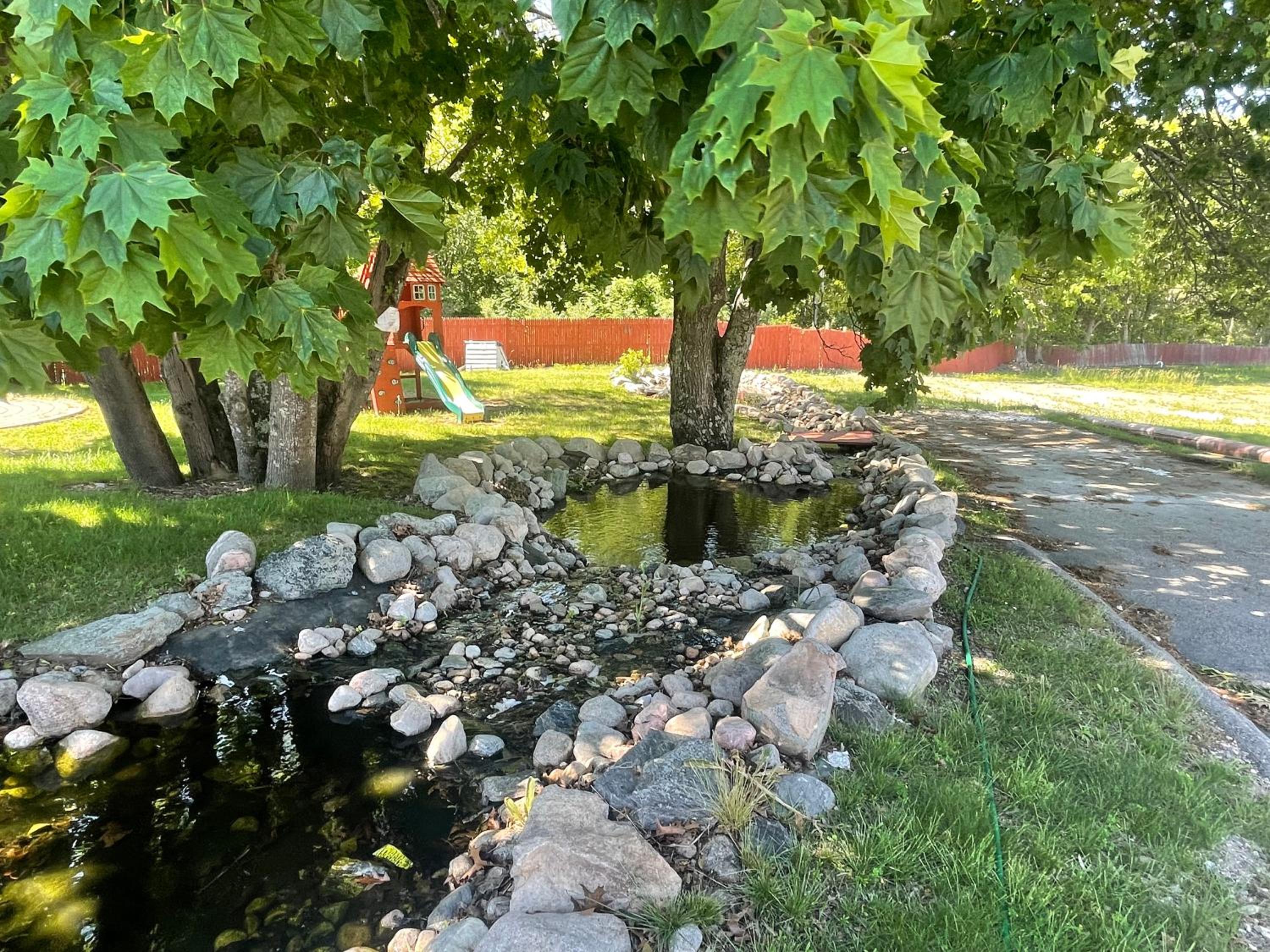 Aquastar Inn