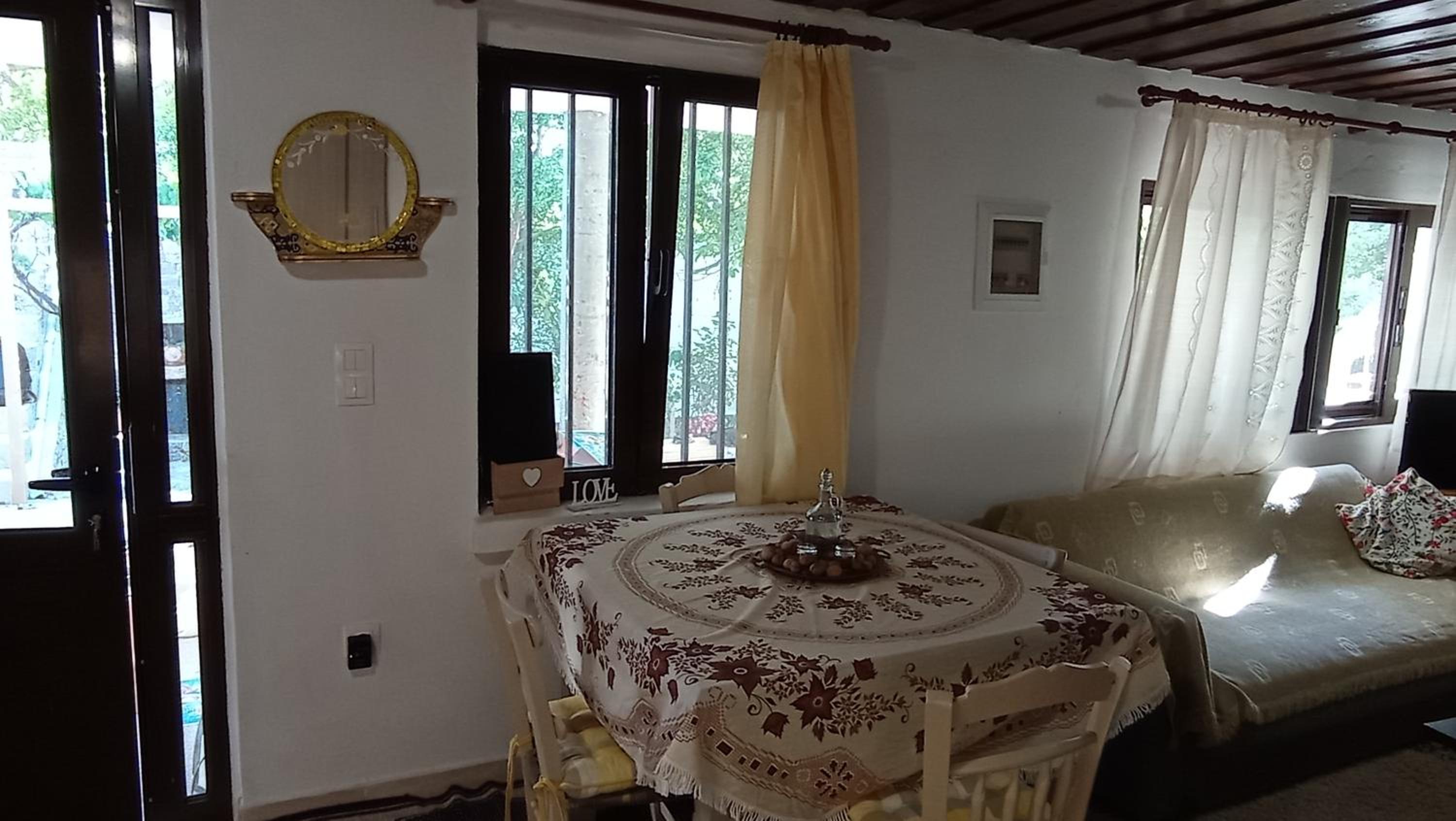 VillaTzer - Traditional house with fireplace and garden