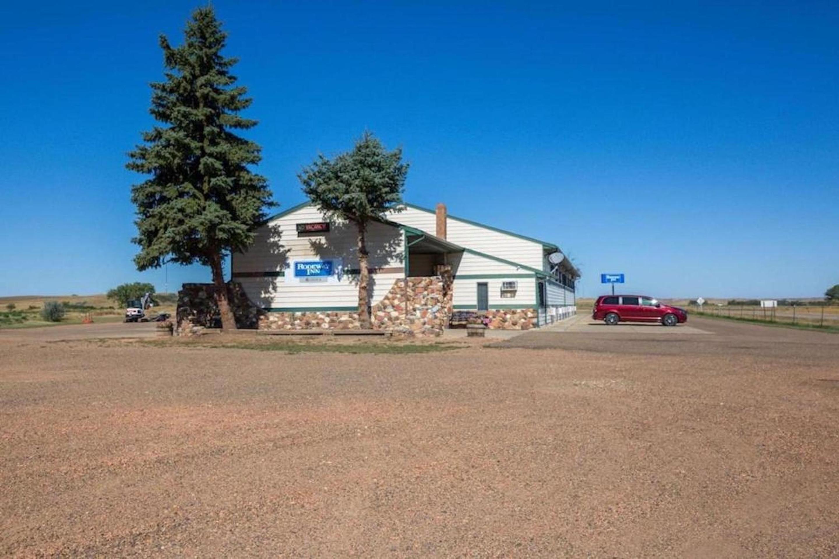 The Roosevelt Hotel & RV Park Gateway to Theodore Roosevelt National Park i-94
