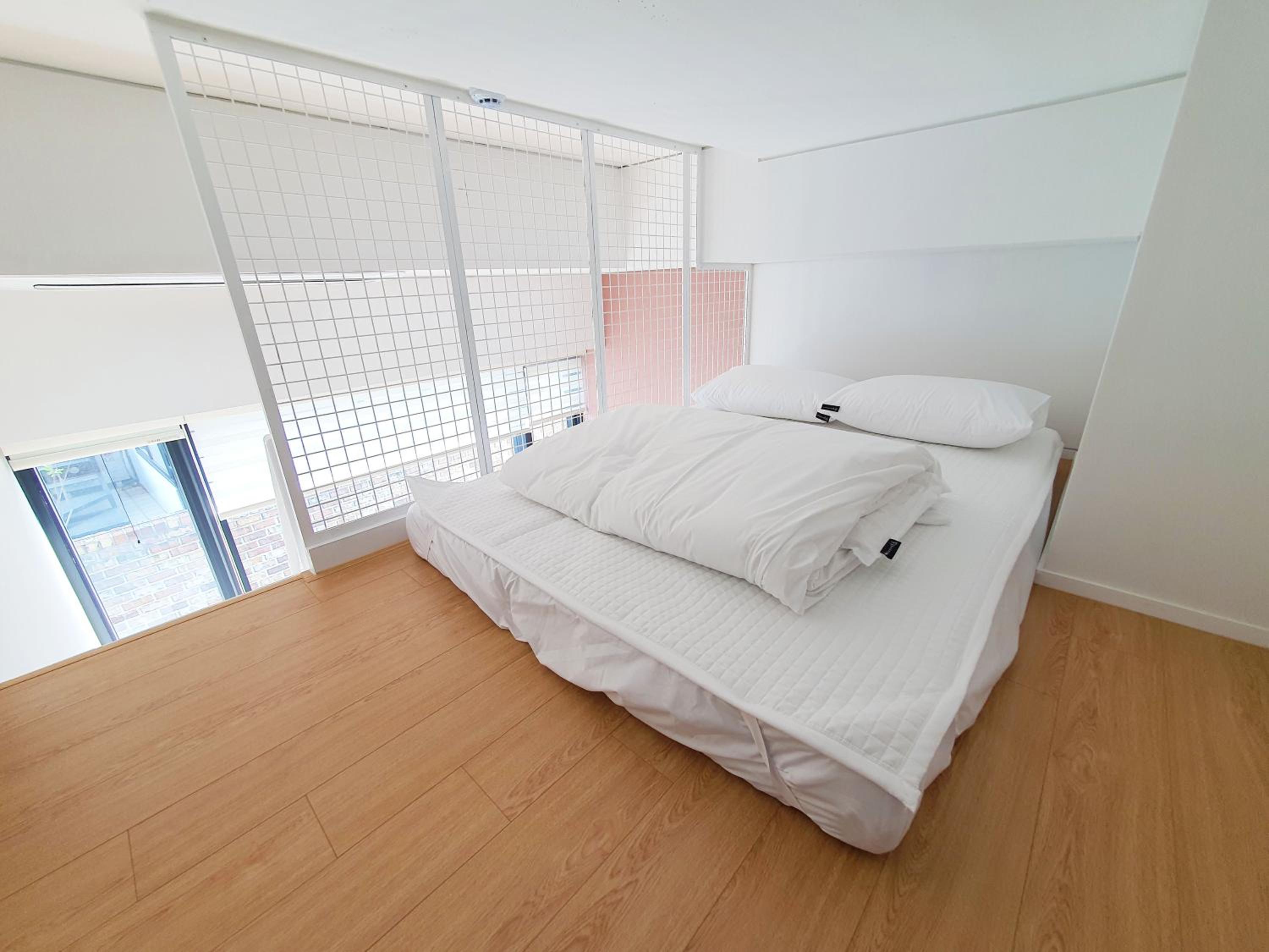 YOLO Guesthouse