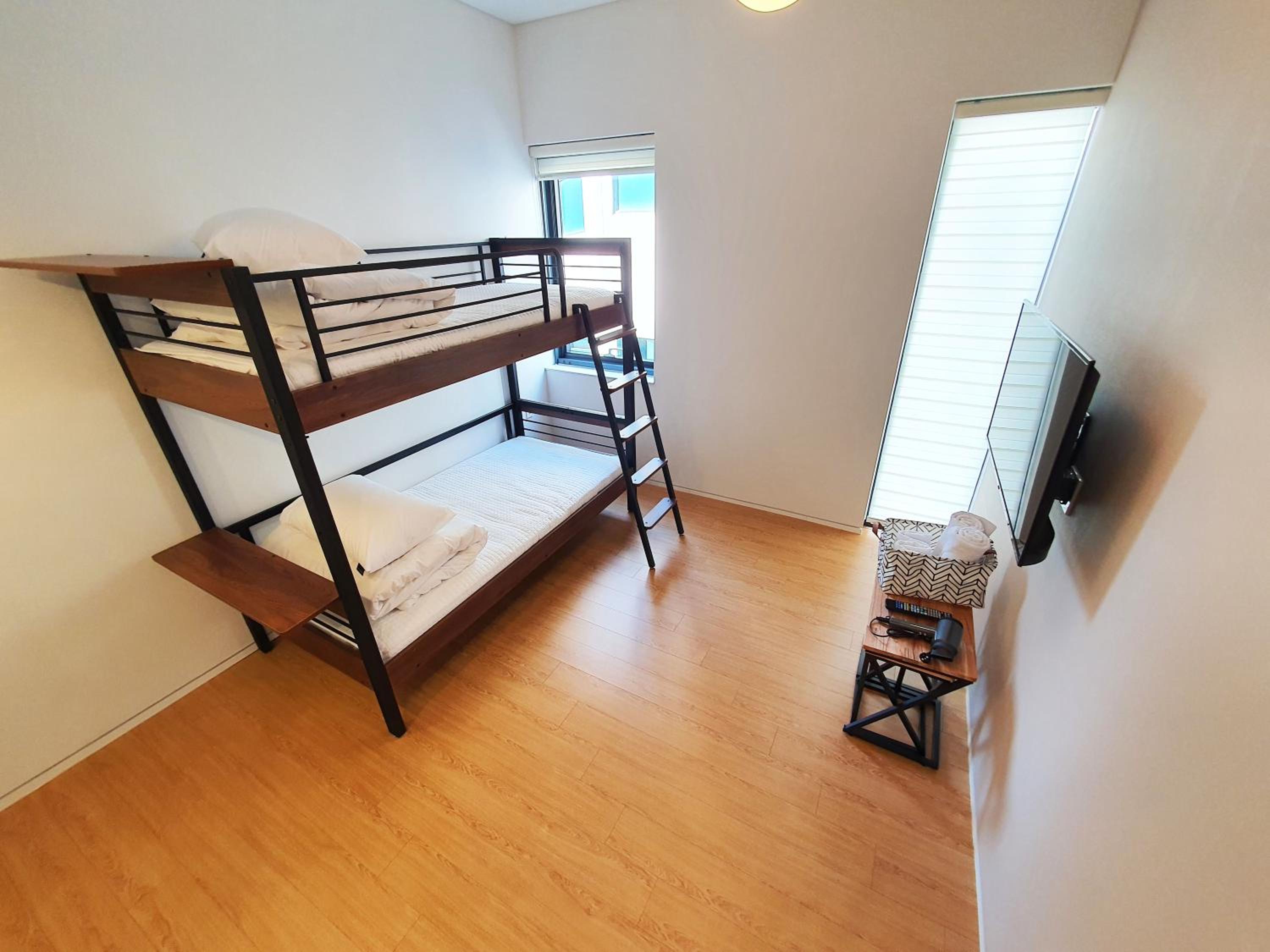 YOLO Guesthouse