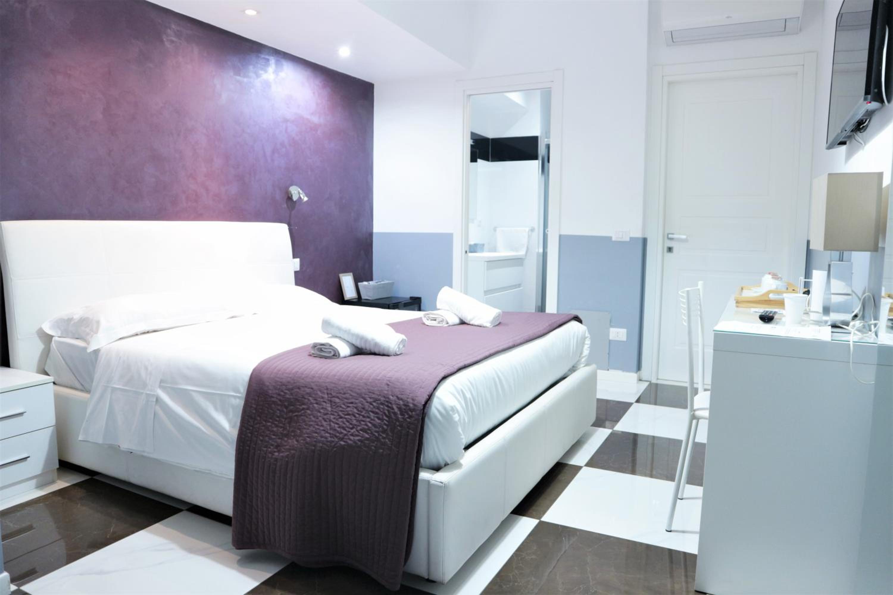 Luxury Vatican Rooms