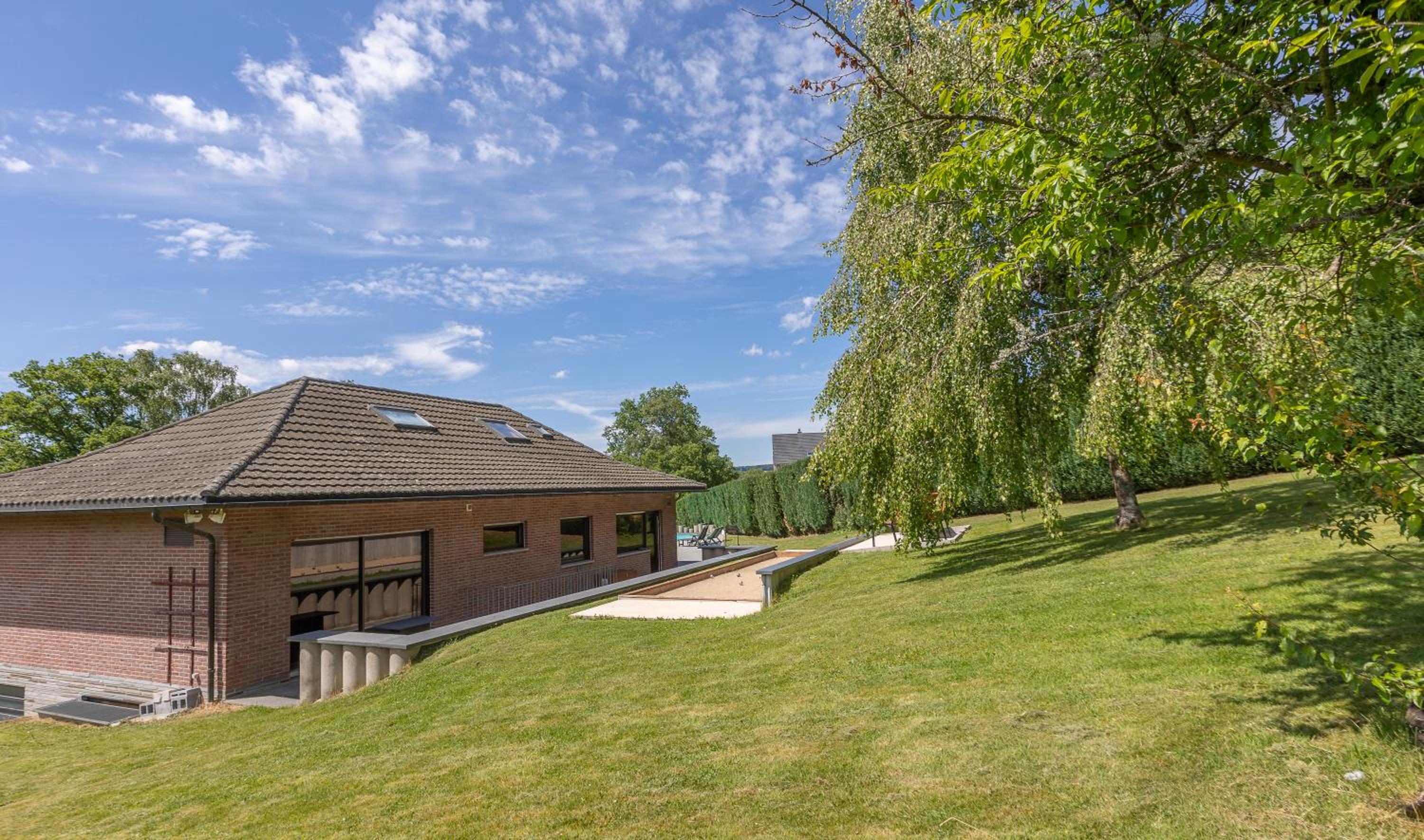 Luxueuse et spacieuse villa avec sauna et piscine