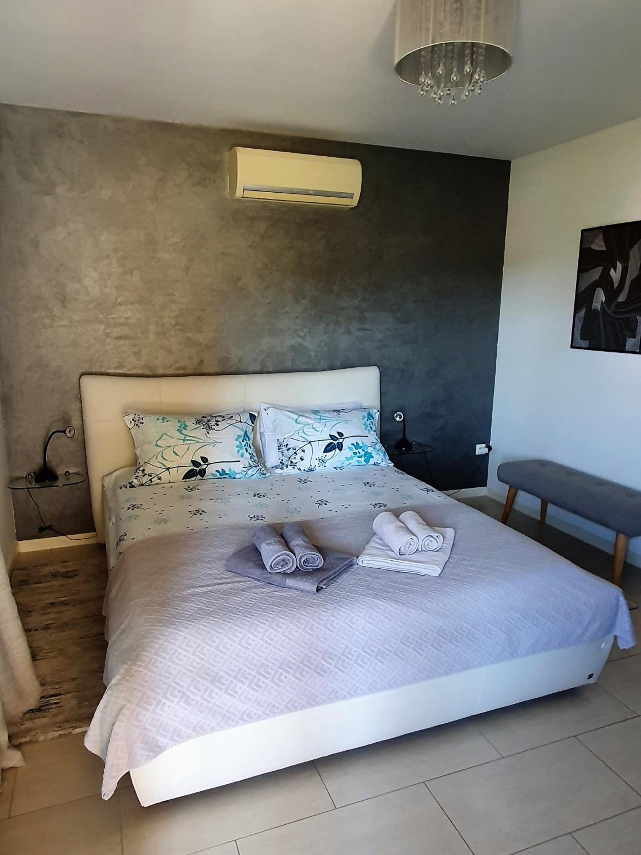 Lucia Exclusive with parking in the garage - Property Image 1