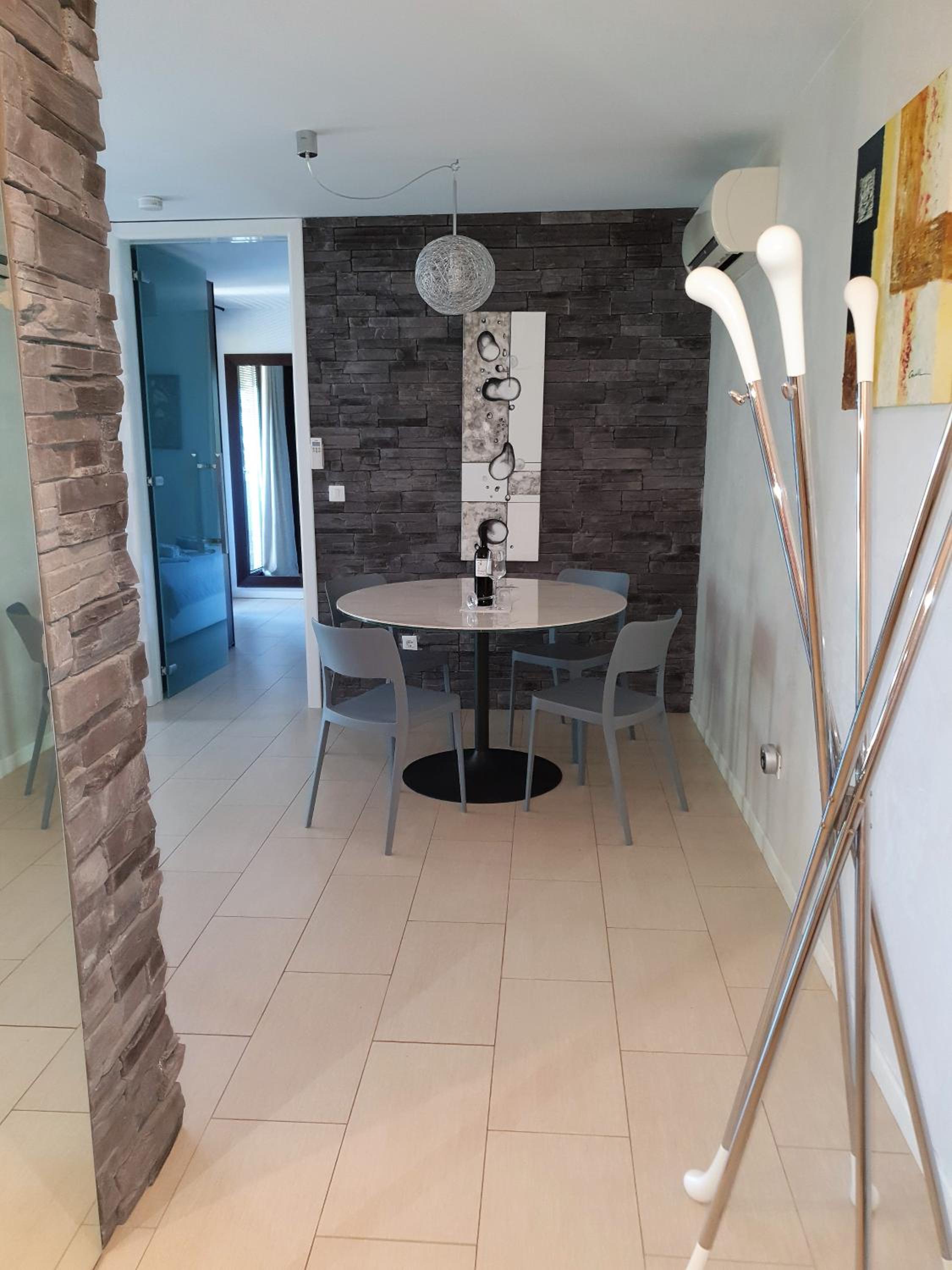 Lucia Exclusive with parking in the garage - Property Image 6