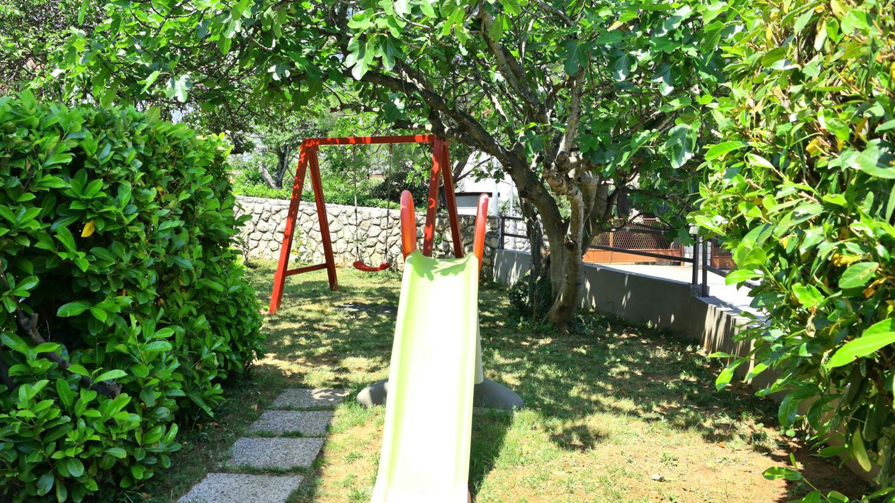 Photo 33
